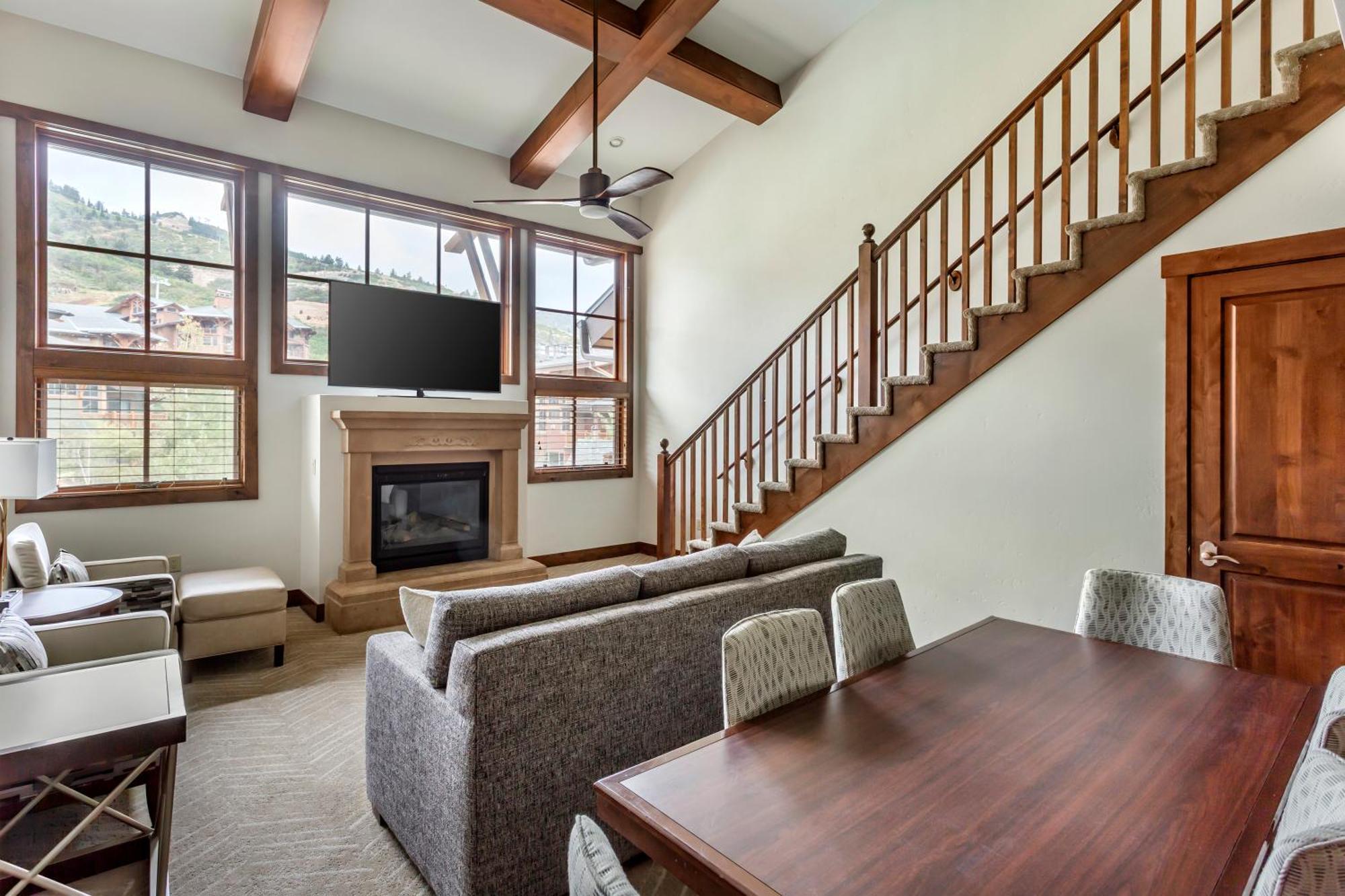 One-Bedroom King Suite with Balcony
