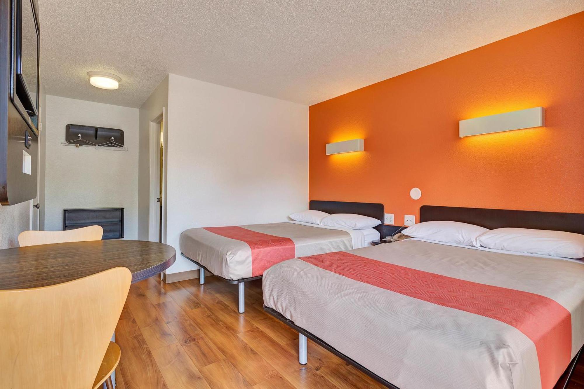 Deluxe Quadruple Room - Non-Smoking