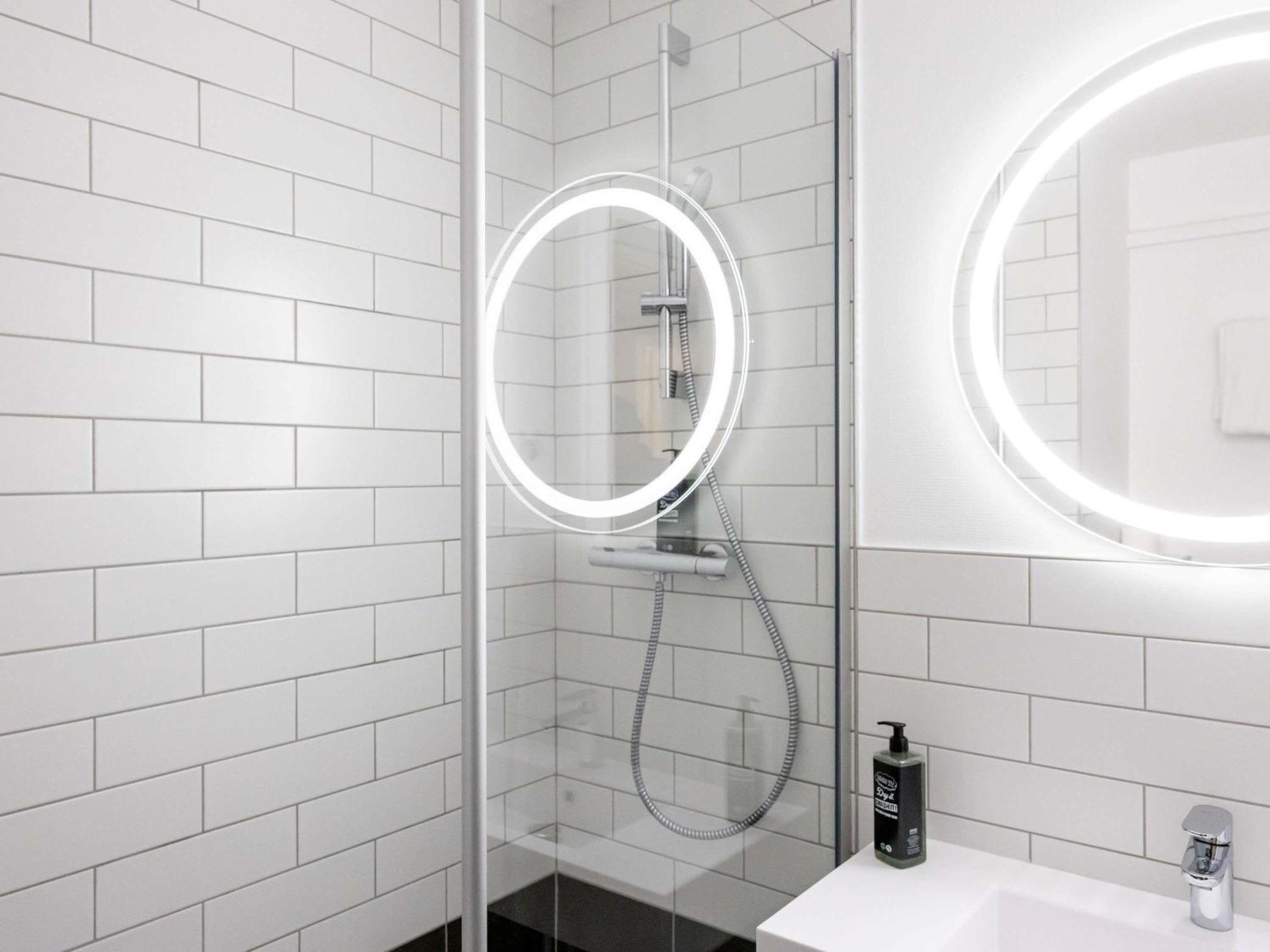 Chambre Supérieure avec 1 Lit Double ou 2 Lits Simples