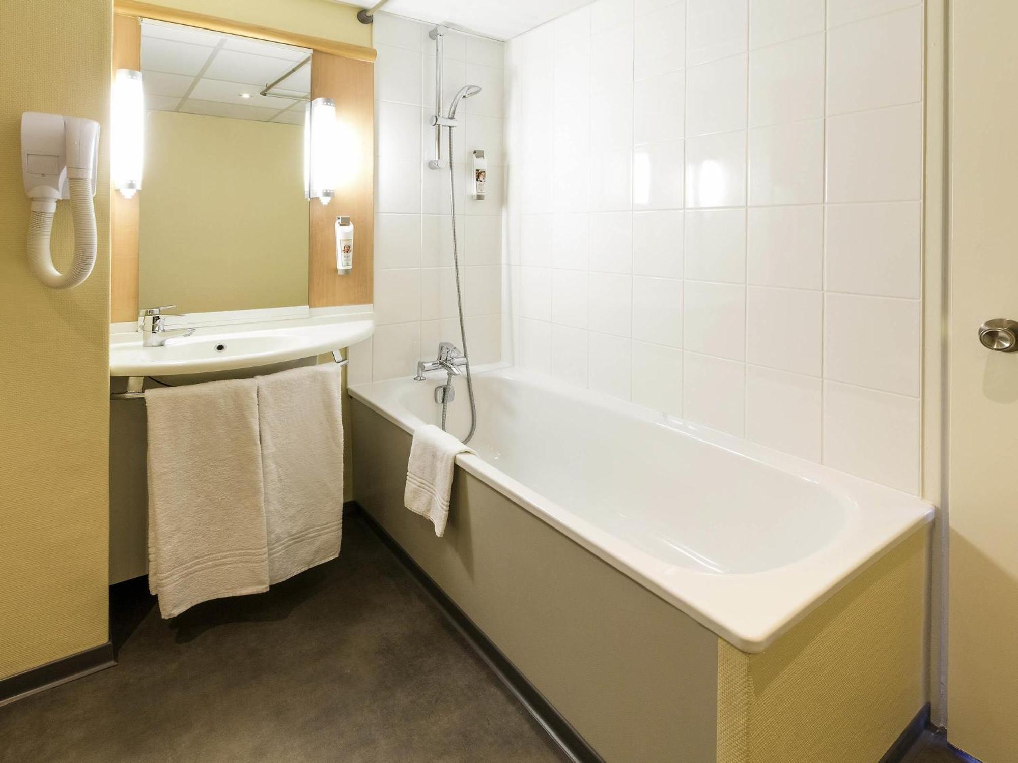 Chambre Standard avec Lit Double et Lits Jumeaux