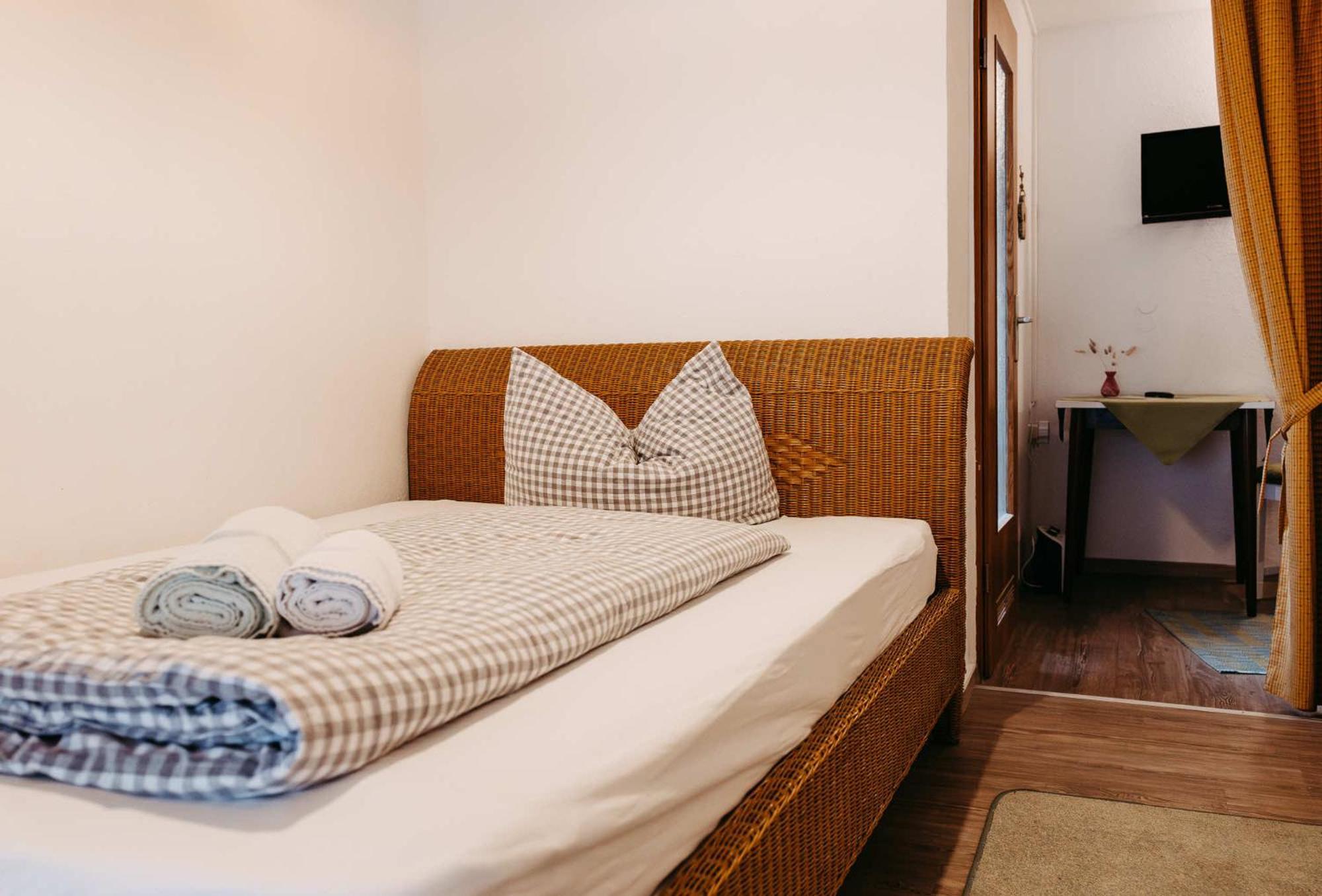 Single Room,1743310297:JPEG