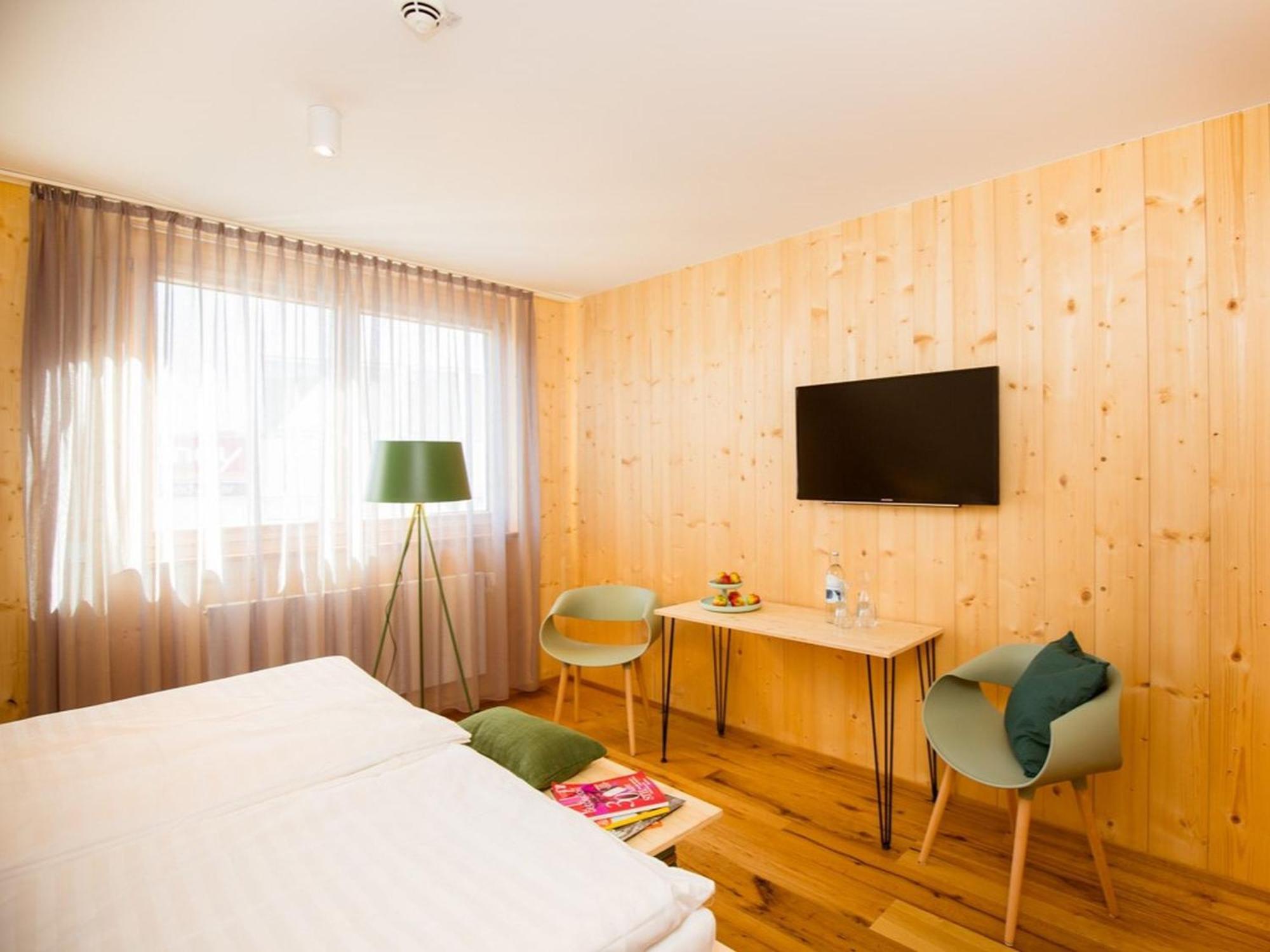 Double Room,1743375164:JPEG