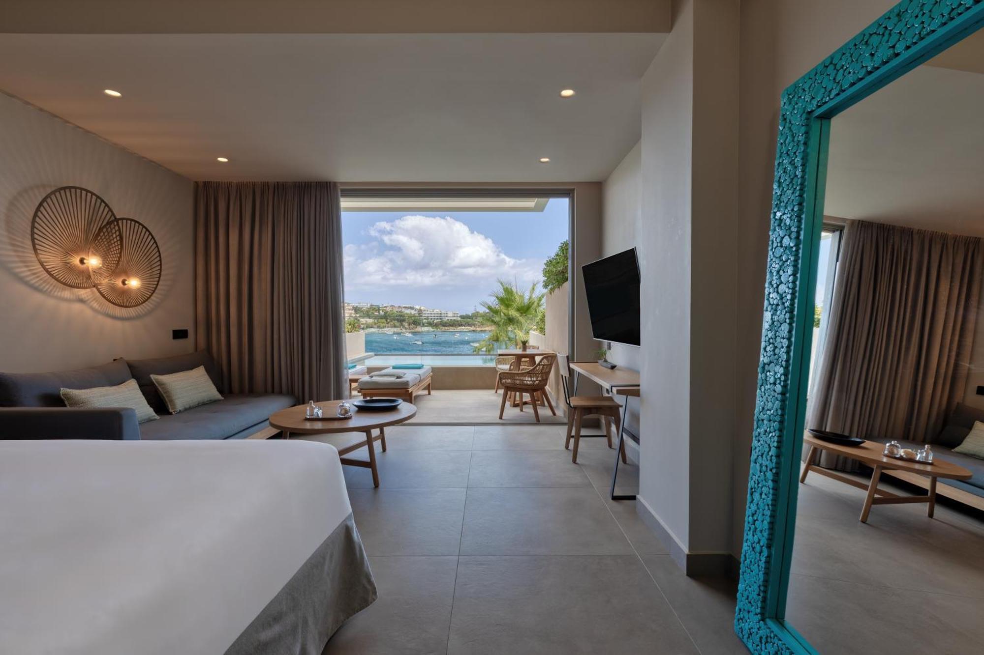 Aquamarine Suite mit Meerblick und Tauchbecken