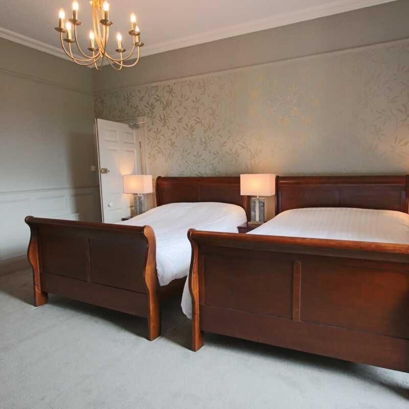 Tweepersoonskamer met 2 Aparte Bedden