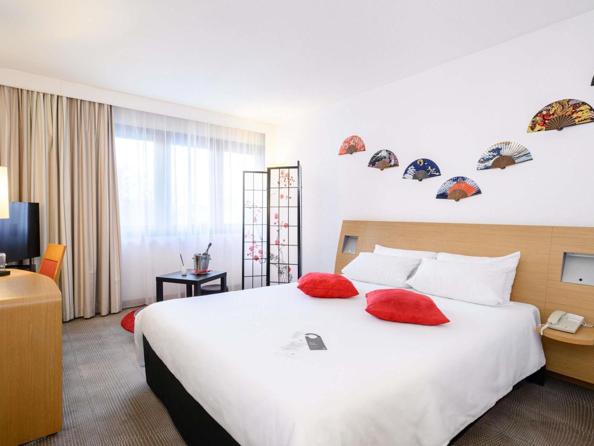 MyRoom: Your own Minka house