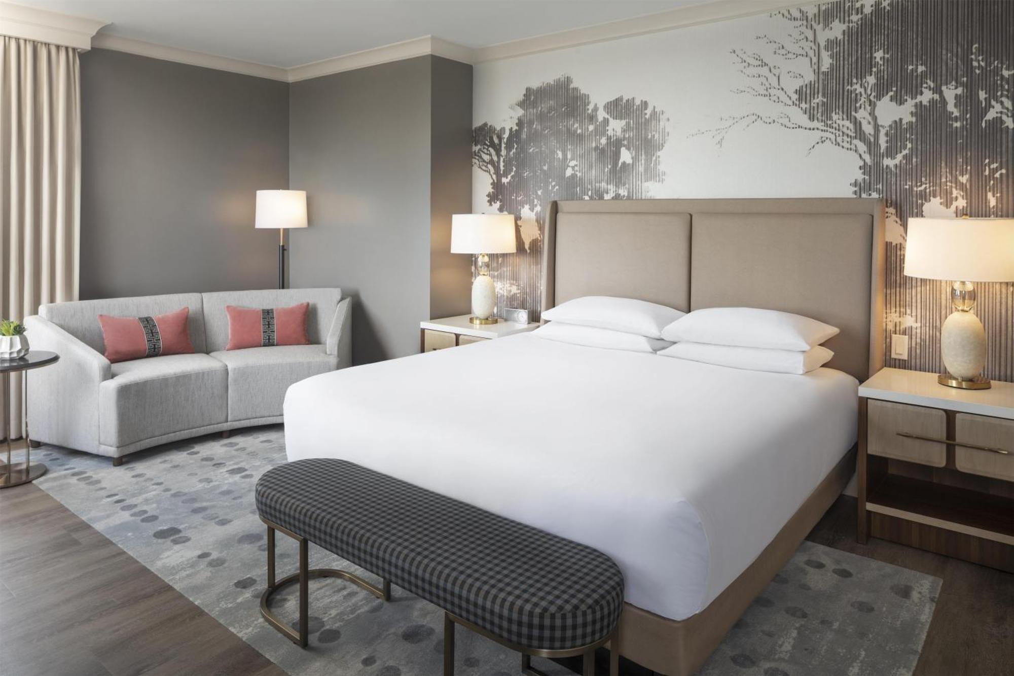 Corner King Room