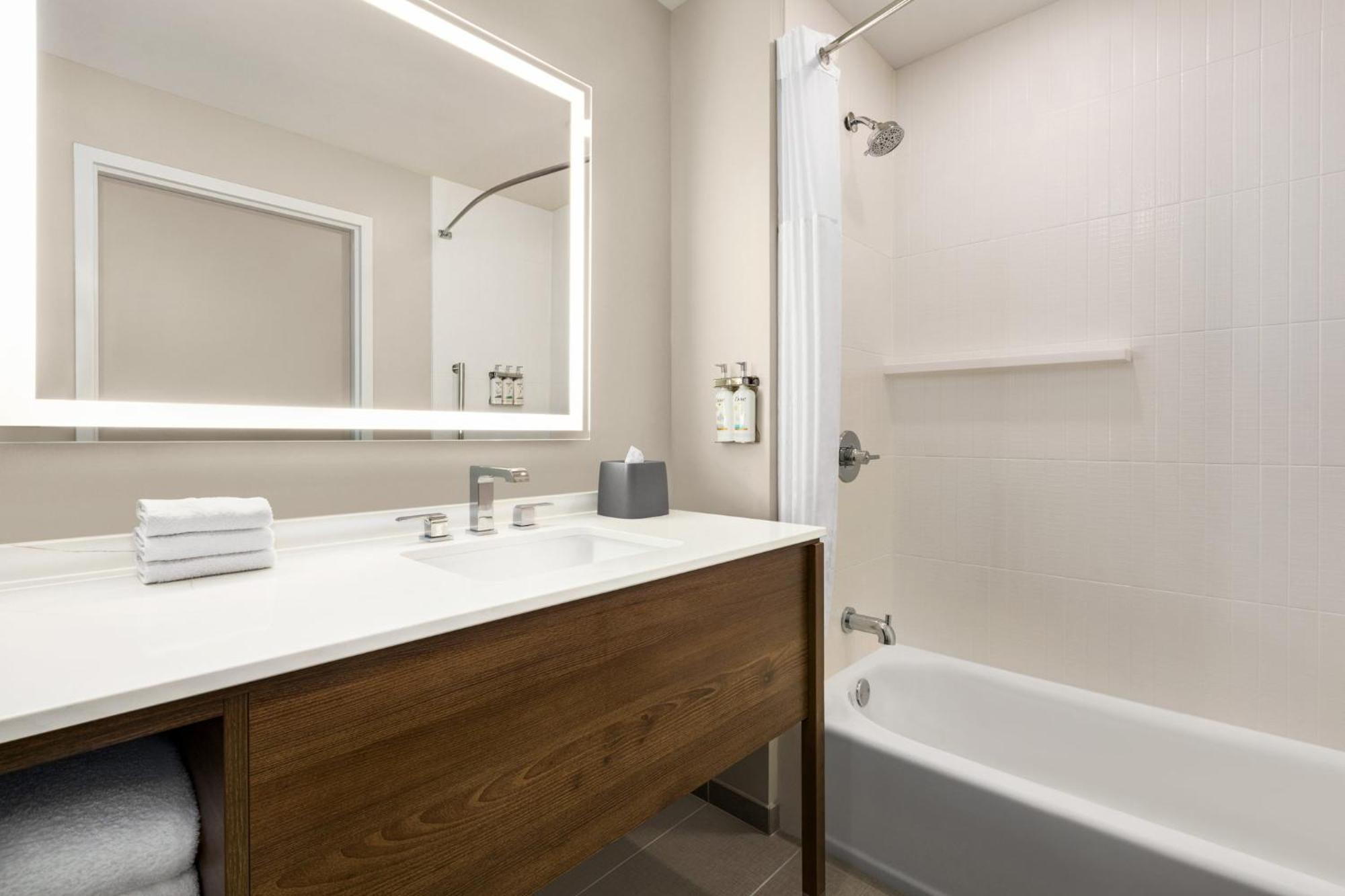 King Studio Suite