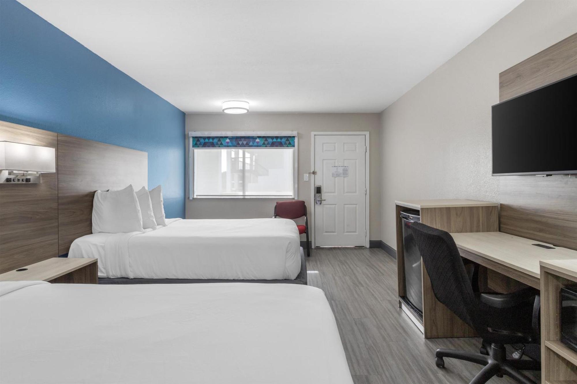 Double Room with Two Double Beds - Non-Smoking