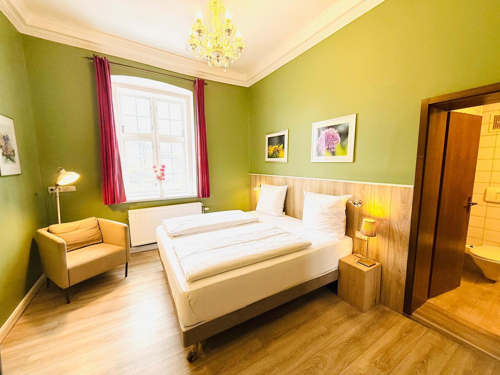 Standard Zimmer mit Kingsize-Bett