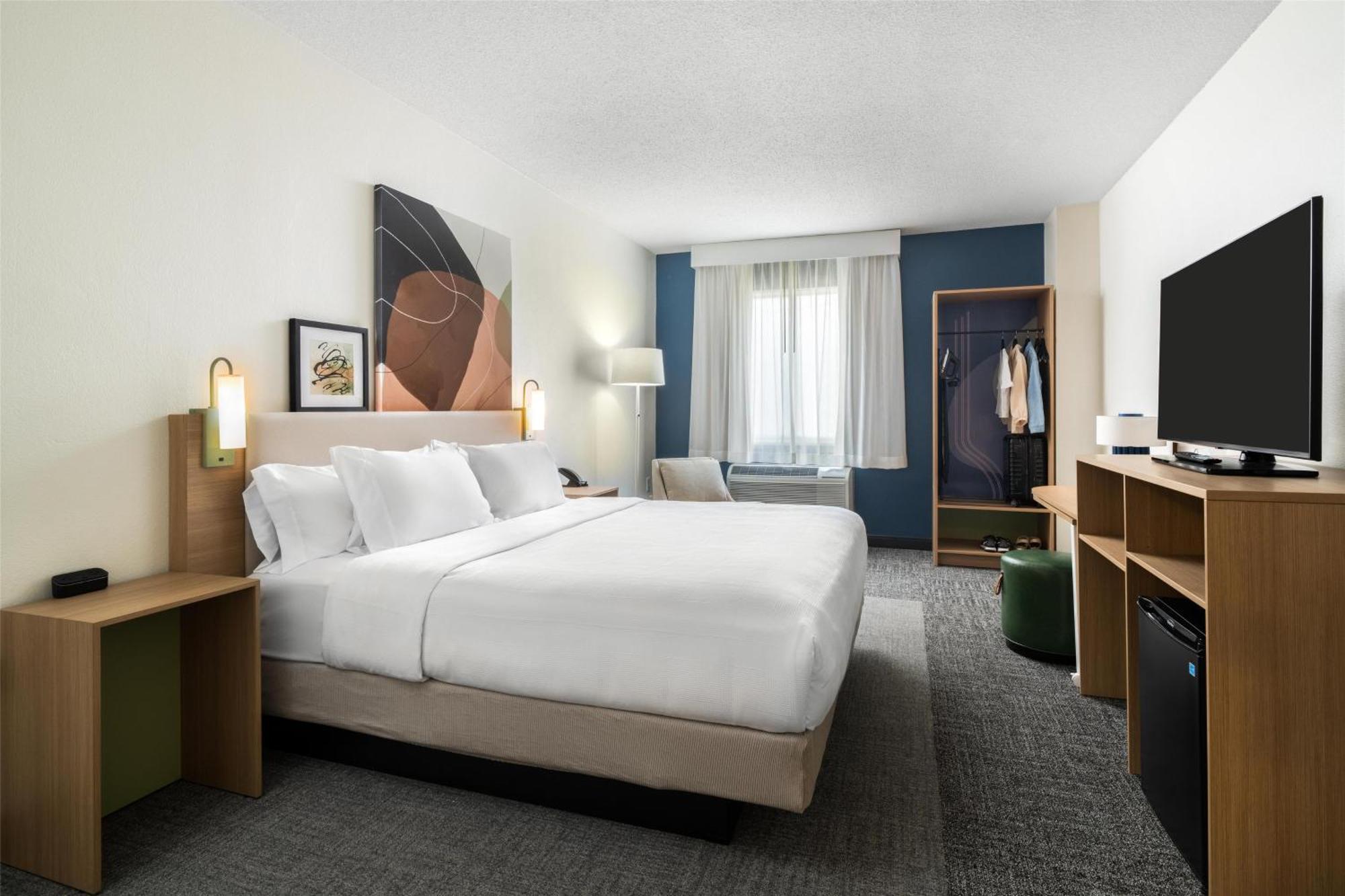 King Room with Sofa Bed and Balcony
