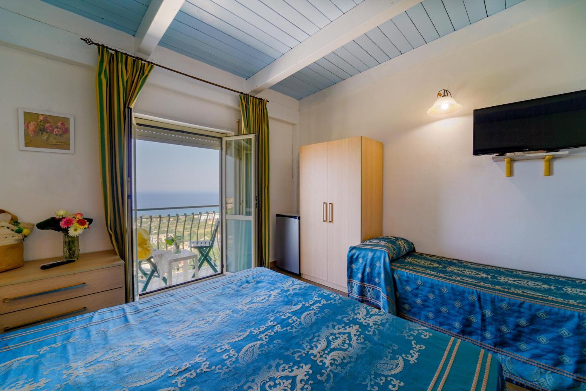Quadruple Room,1746917024:JPEG