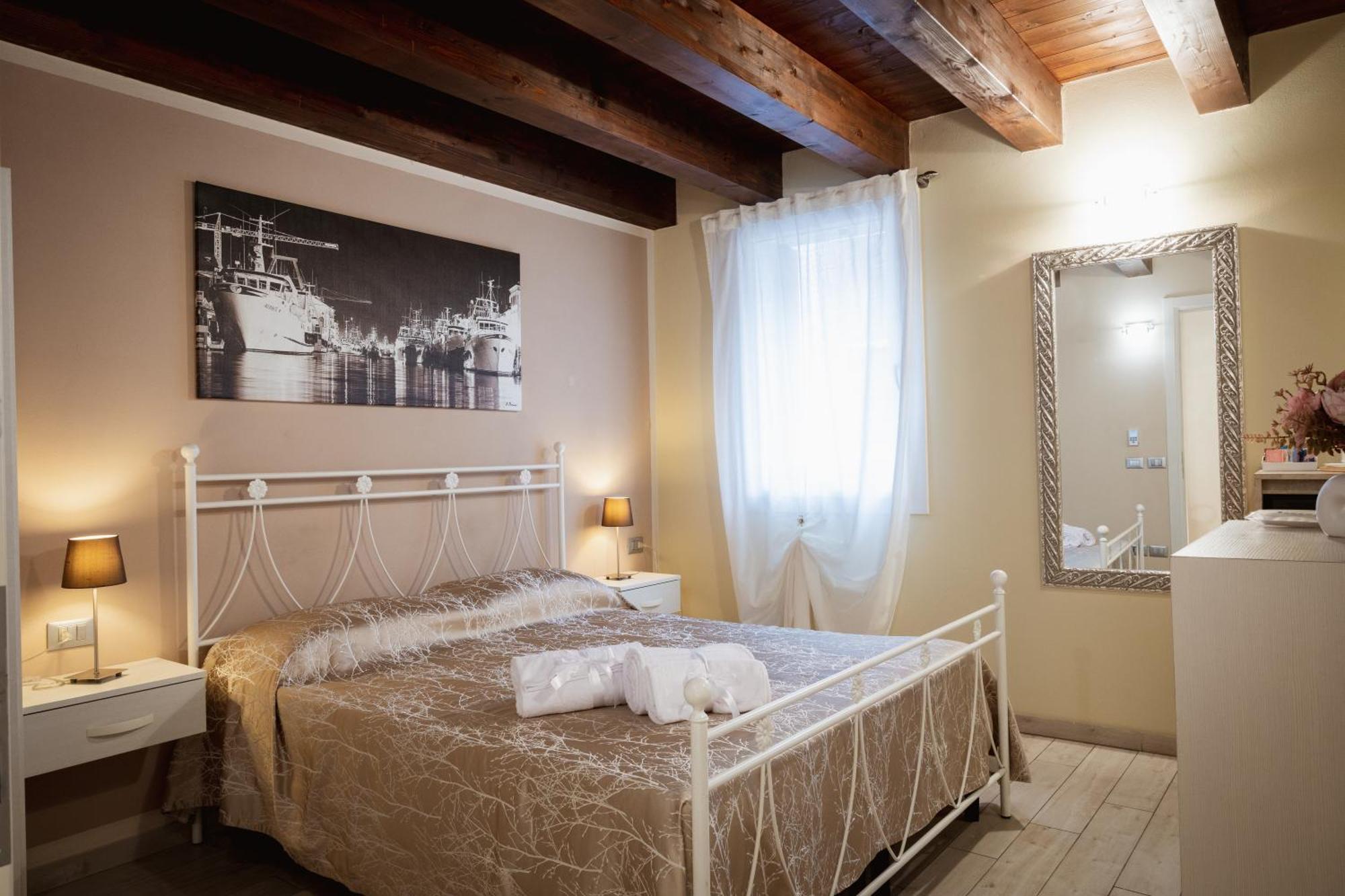 Double Room,1746946677:JPEG