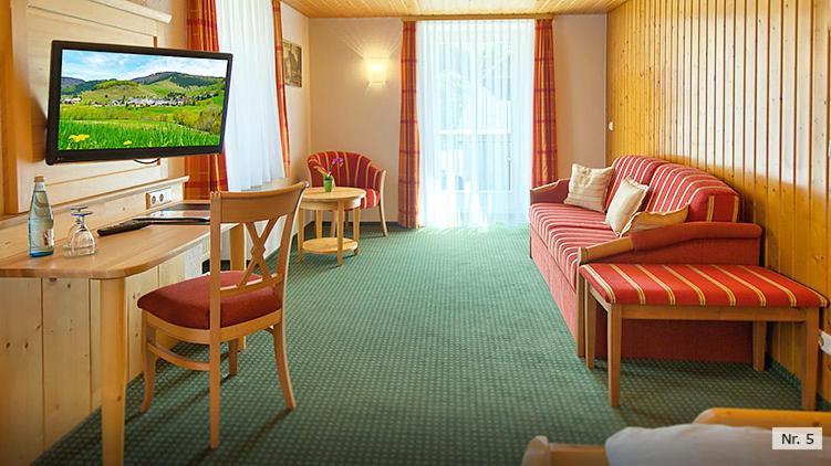Familiensuite mit Balkon