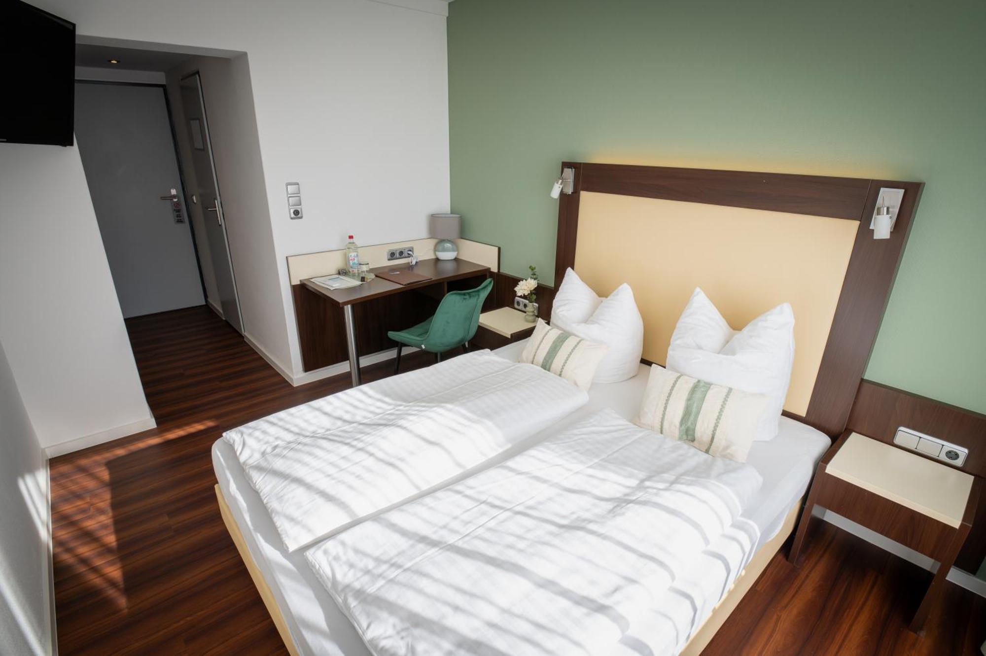 Doppelzimmer mit Balkon