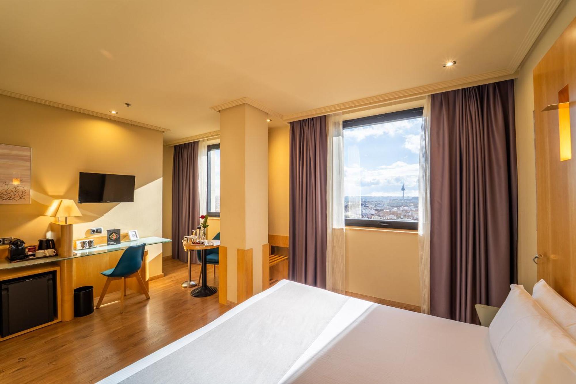 Double Room,1758274128:JPEG