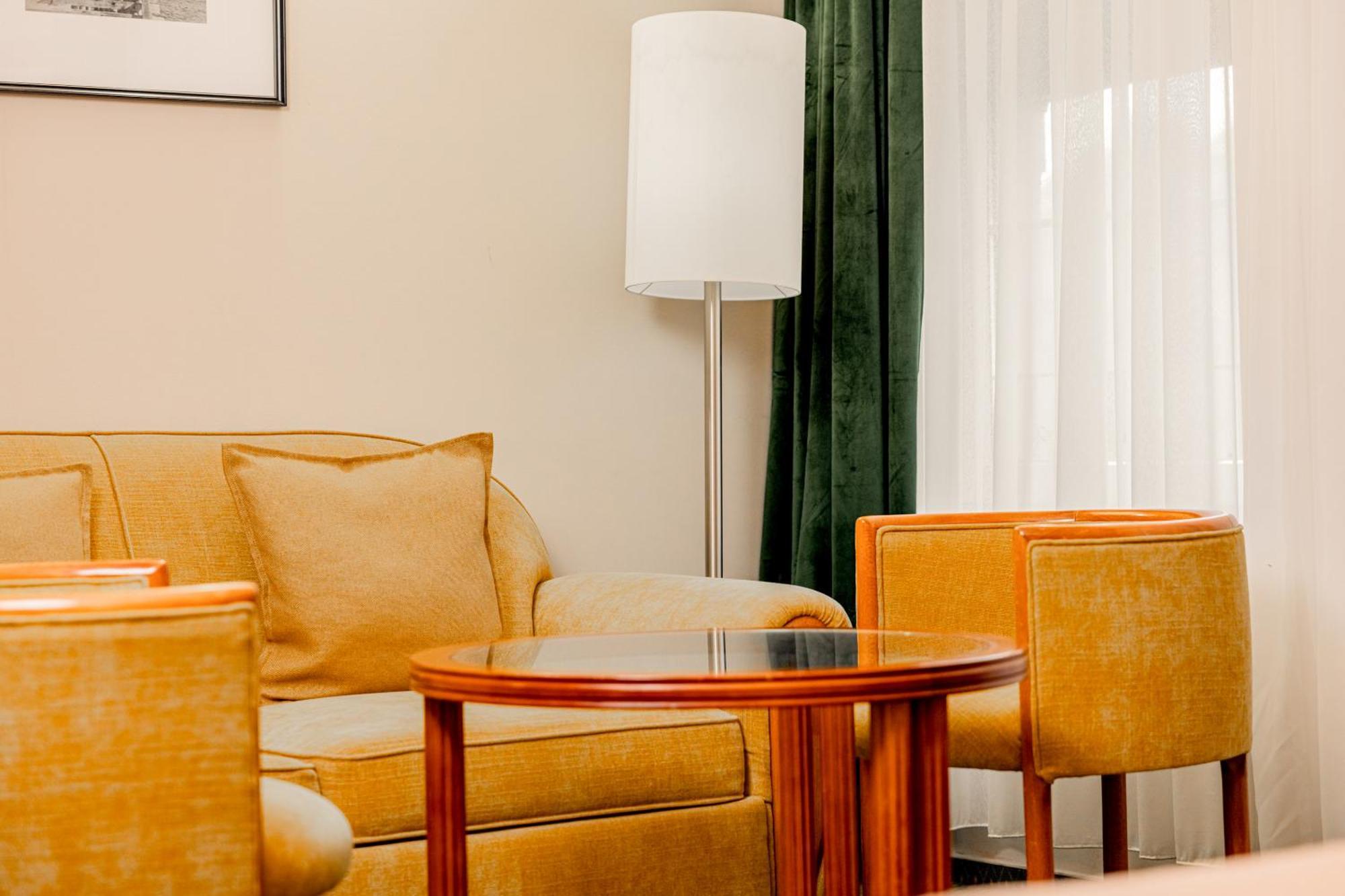 Doppelzimmer mit Balkon