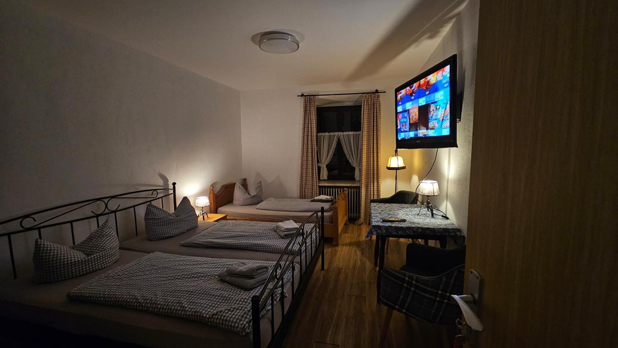 Doppelzimmer mit Gemeinschaftsbad