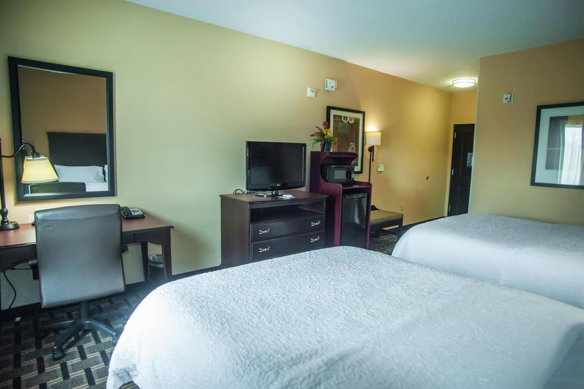Room with Two Queen Beds - Non-Smoking