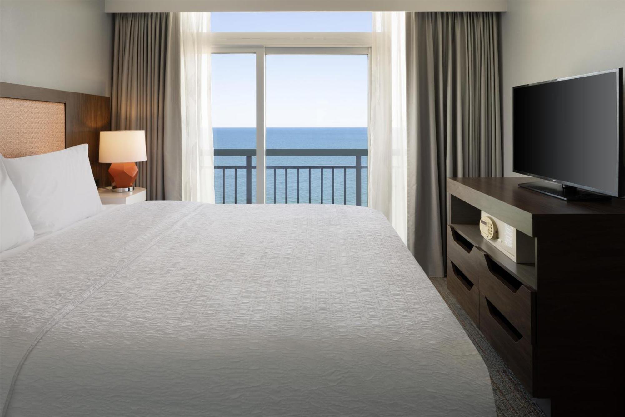 1 King/1 Queen 2 Br/2 Bath Penthouse Suite