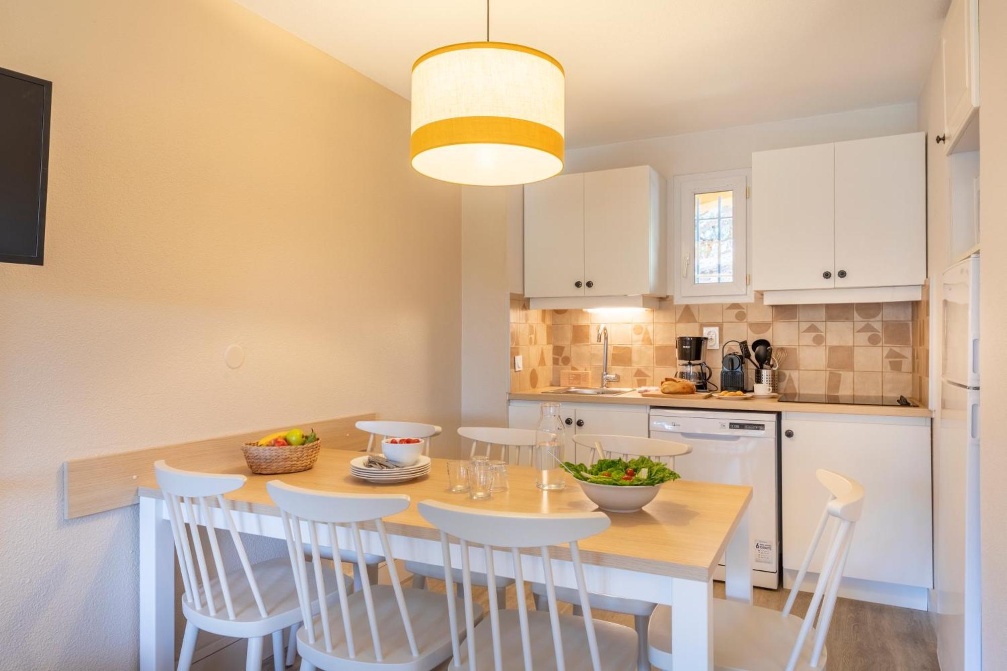 Appartement Supérieur 1 Chambre avec Alcôve pour Dormir, Climatisation et Terrasse ou Balcon (6 Personnes) - Vue sur Jardin