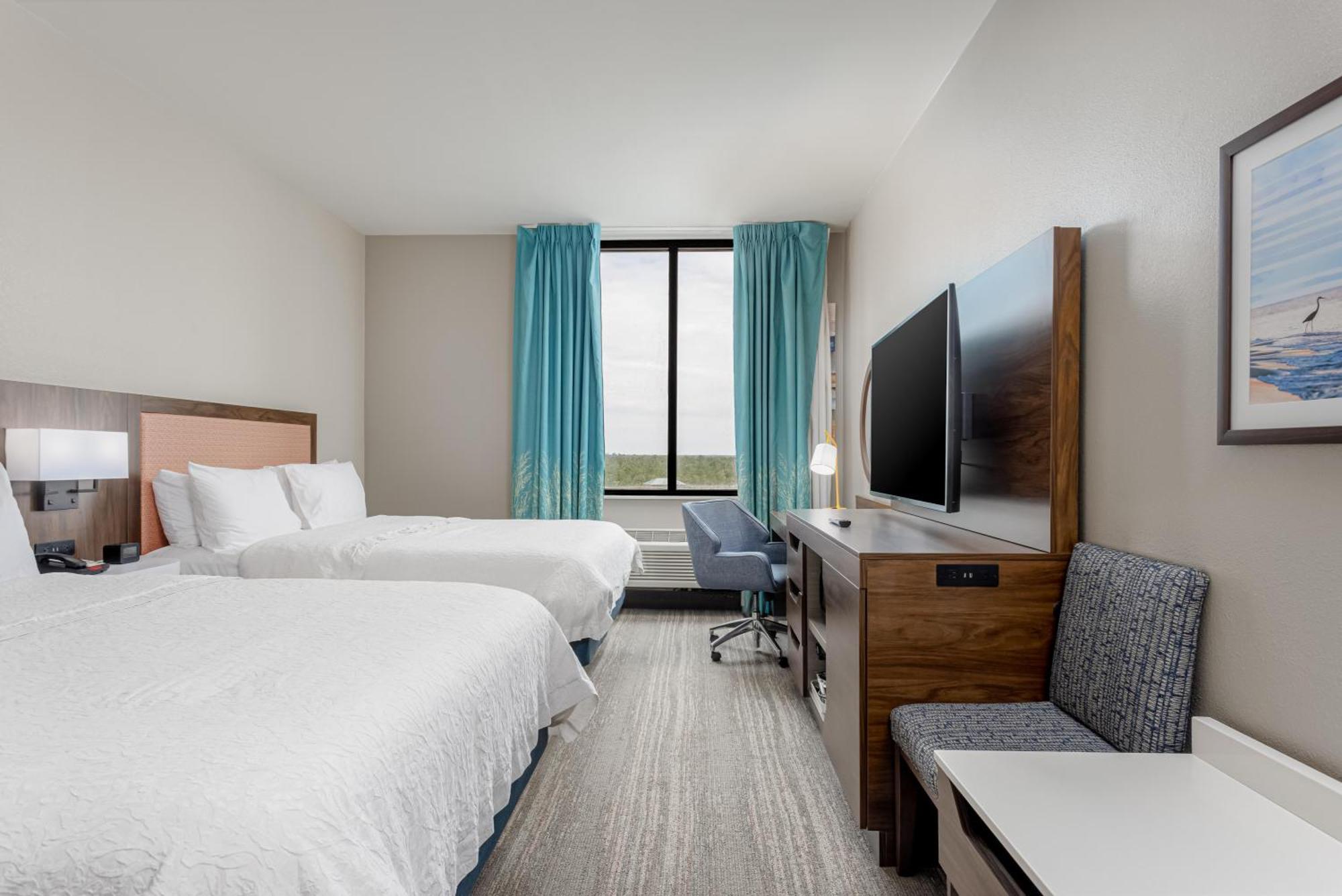Queen Room with Two Queen Beds,1758320282:JPEG