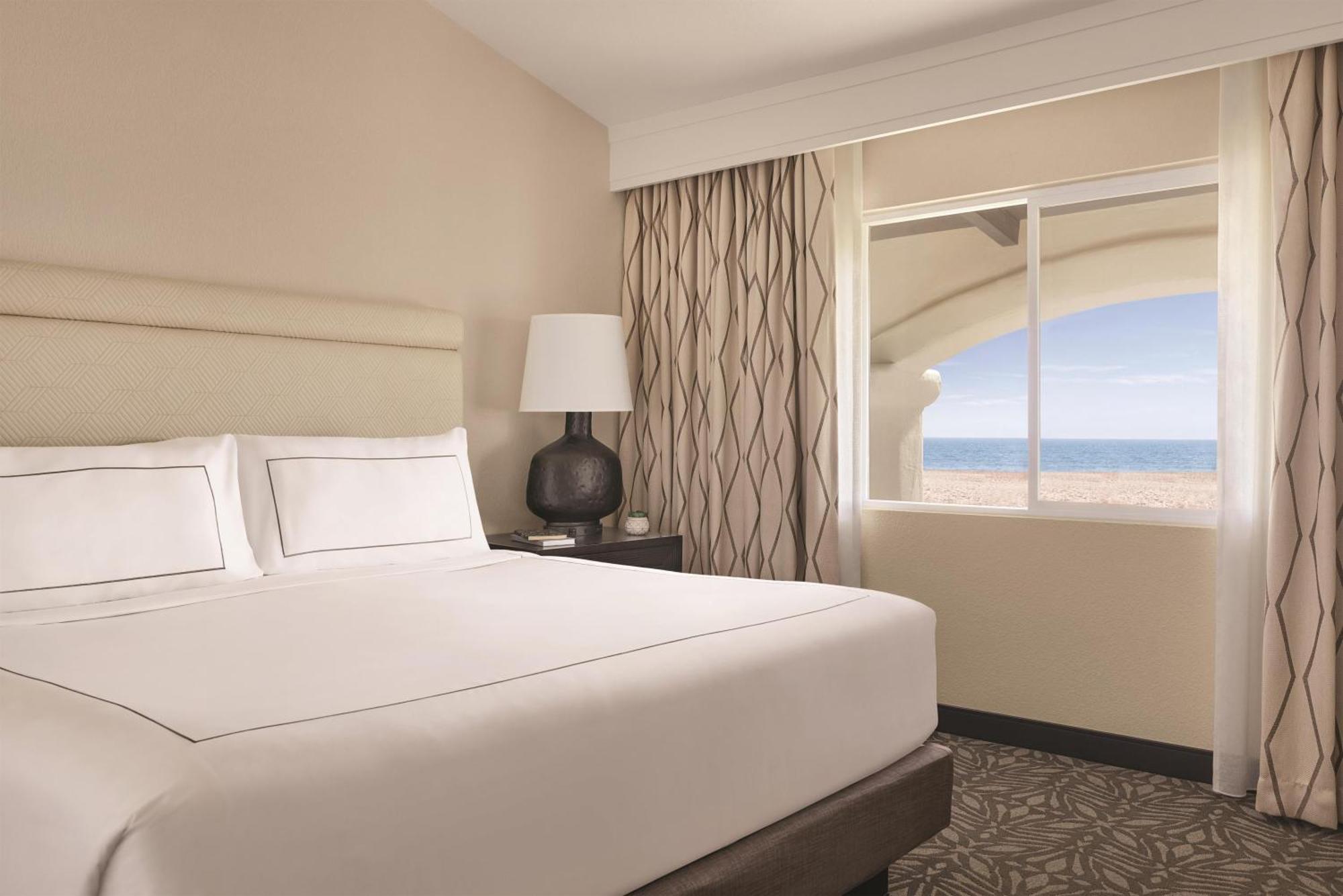 King Suite with Ocean Front - Non-Smoking,1758328156:JPEG