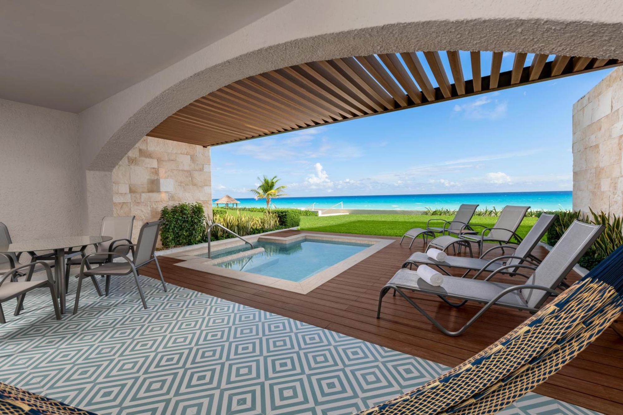 Enclave Beachfront King Room with Two Murphy Beds