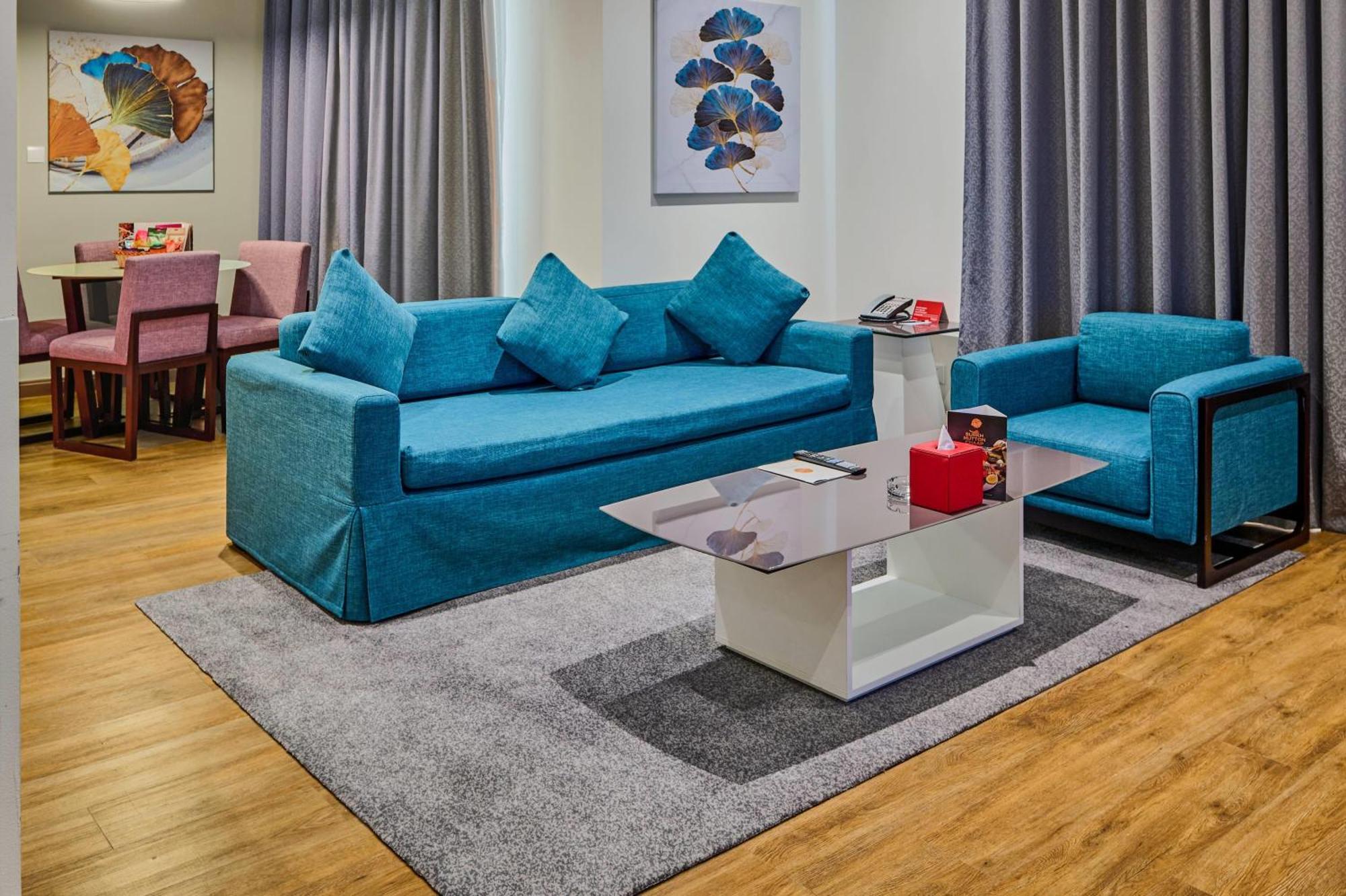 Suite mit 1 Schlafzimmer mit Kingsize-Bett und Stadtblick