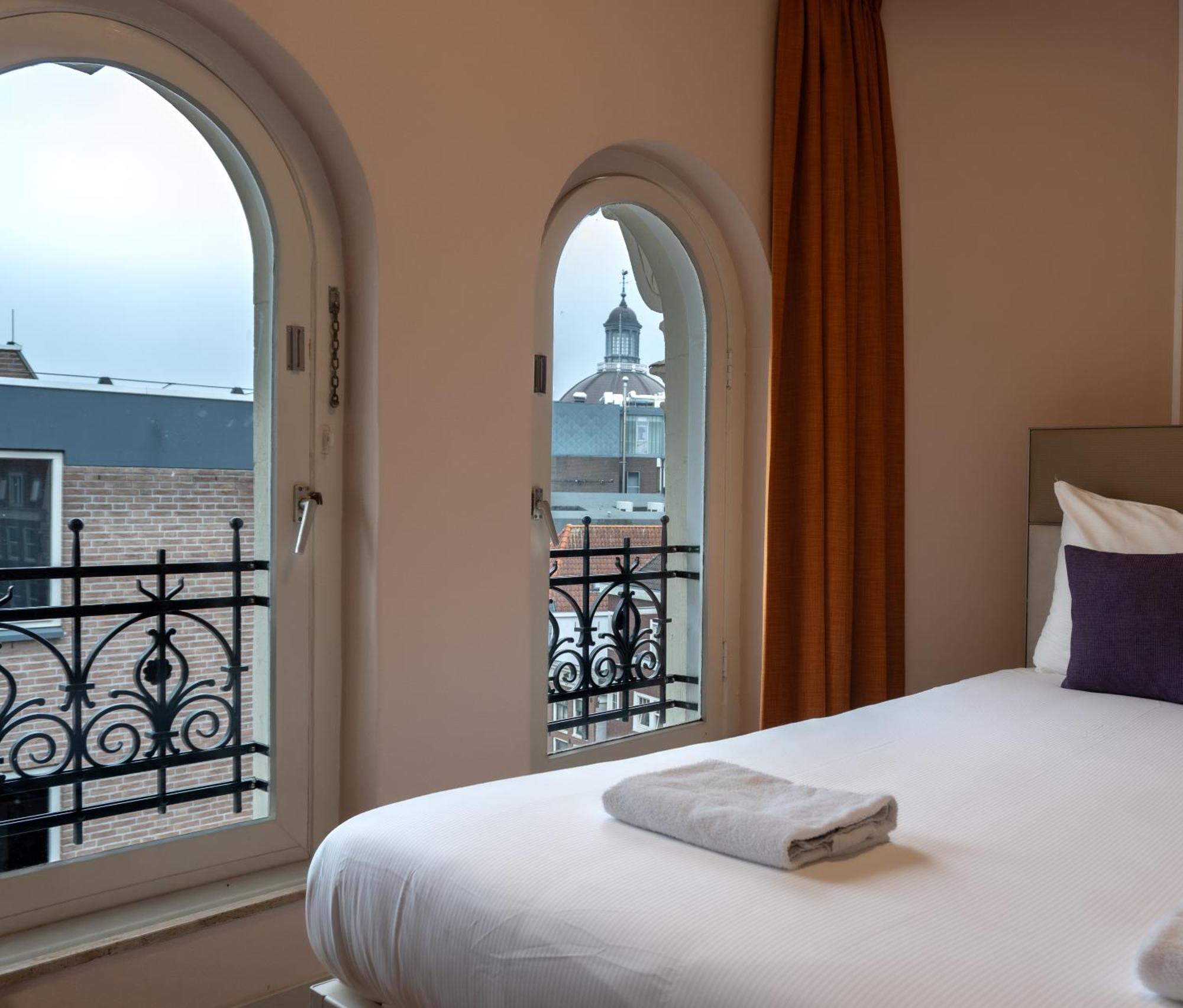 Double Room with Shared Bathroom,1758372921:JPEG