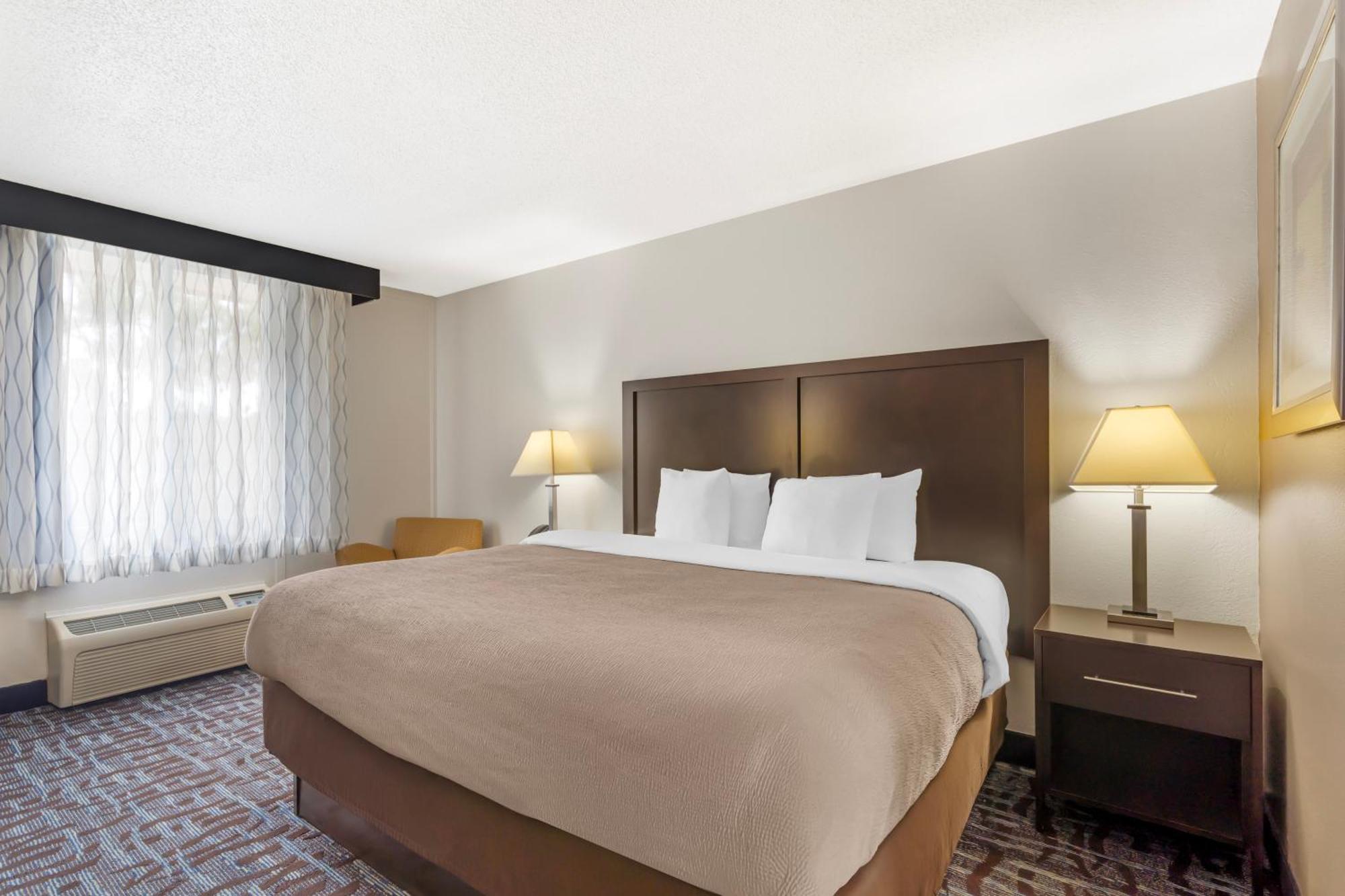 King Room with Tub - Disability Access/Non Smoking