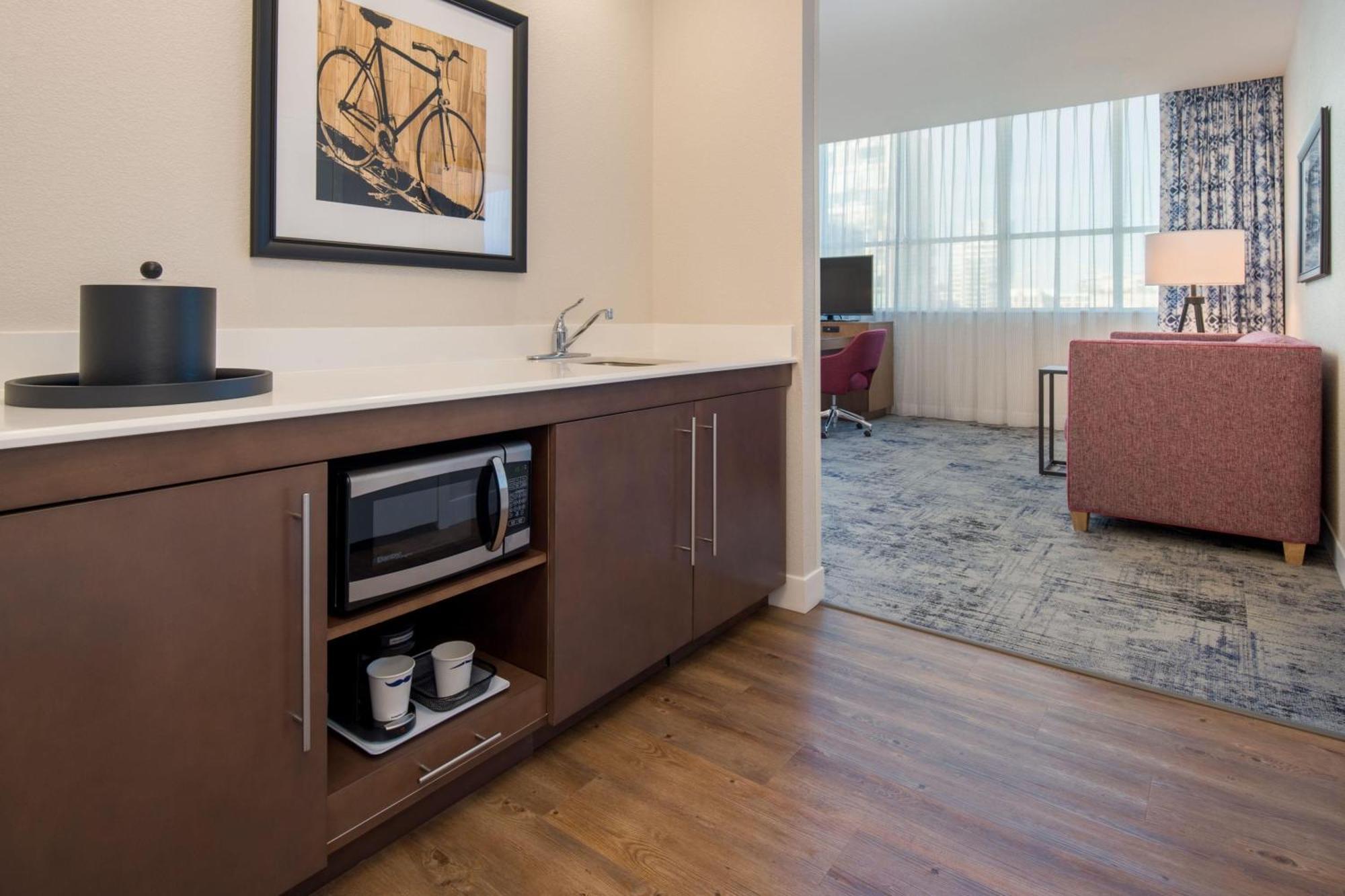 King Studio Suite with Sofa Bed - Hearing Access/Non-Smoking