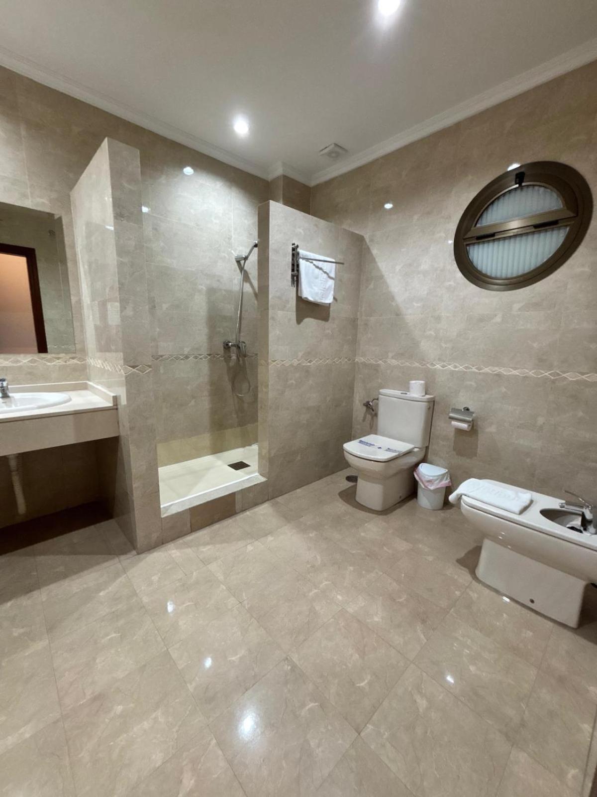 Double Room,1758504908:JPEG