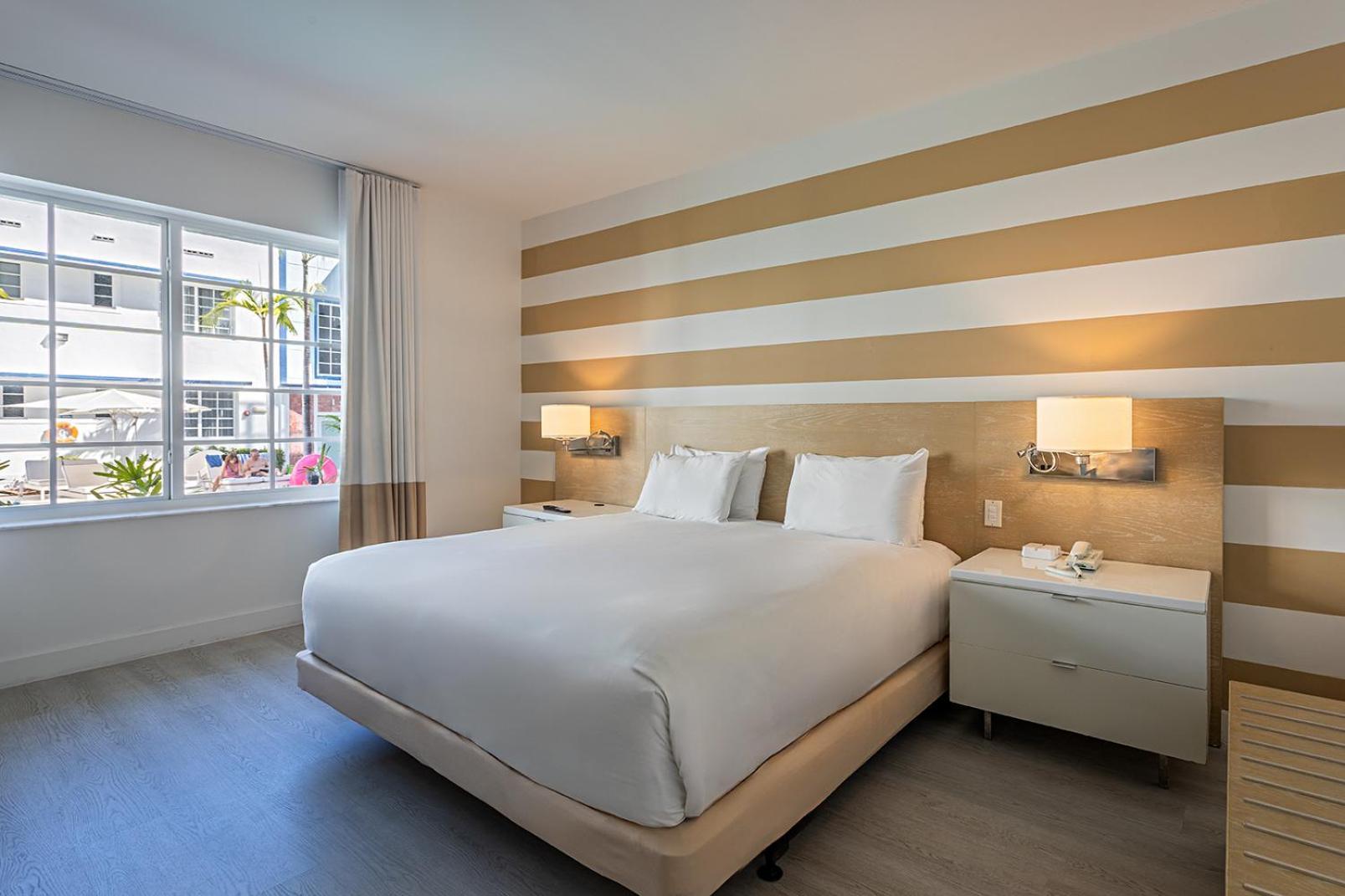Quarto King Superior com Vista Piscina