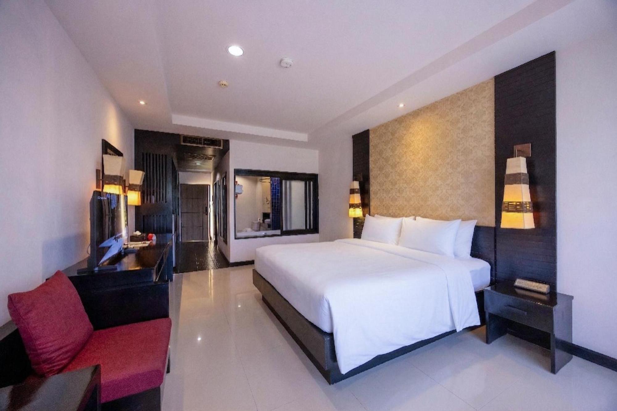 Deluxe Double or Twin Room