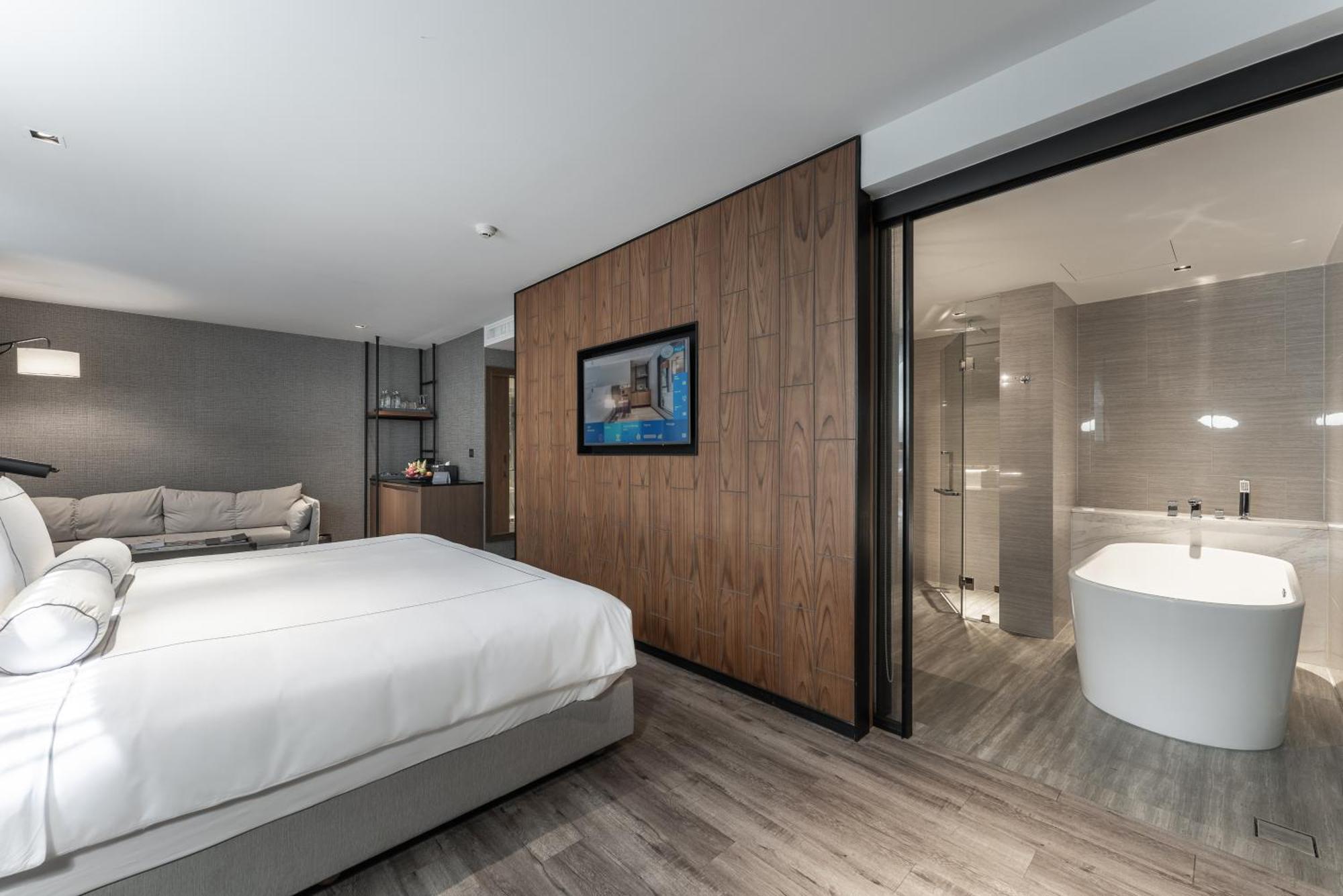 Junior Suite,1765456114:JPEG