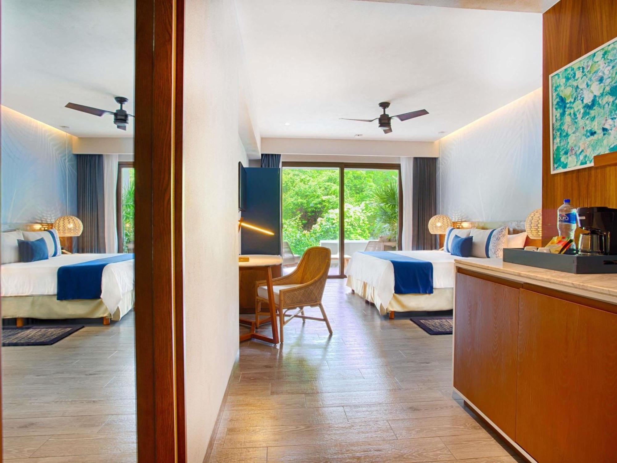 Adults Only Allure King Room with Jungle View