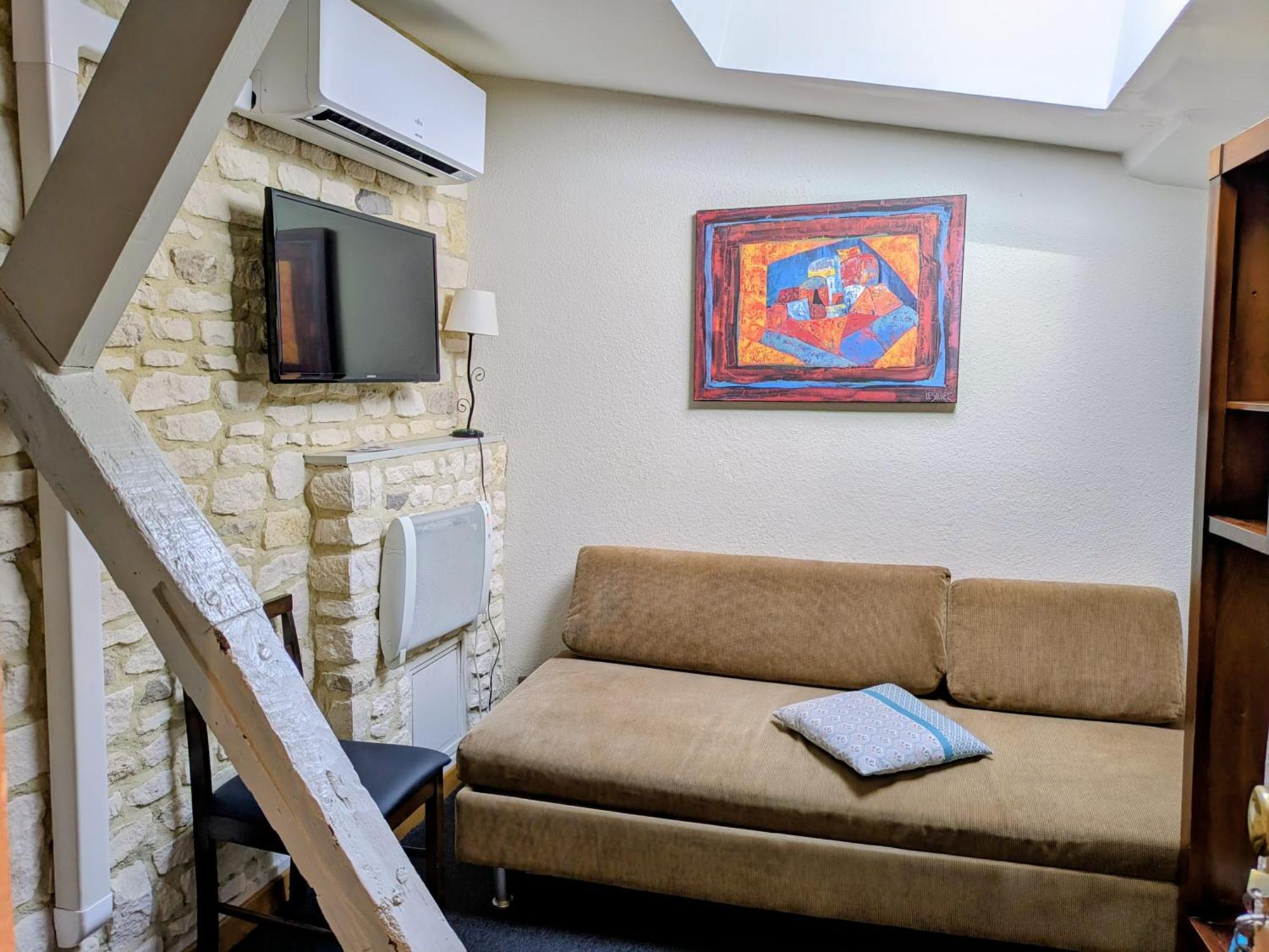 Junior Suite,1765581945:JPEG