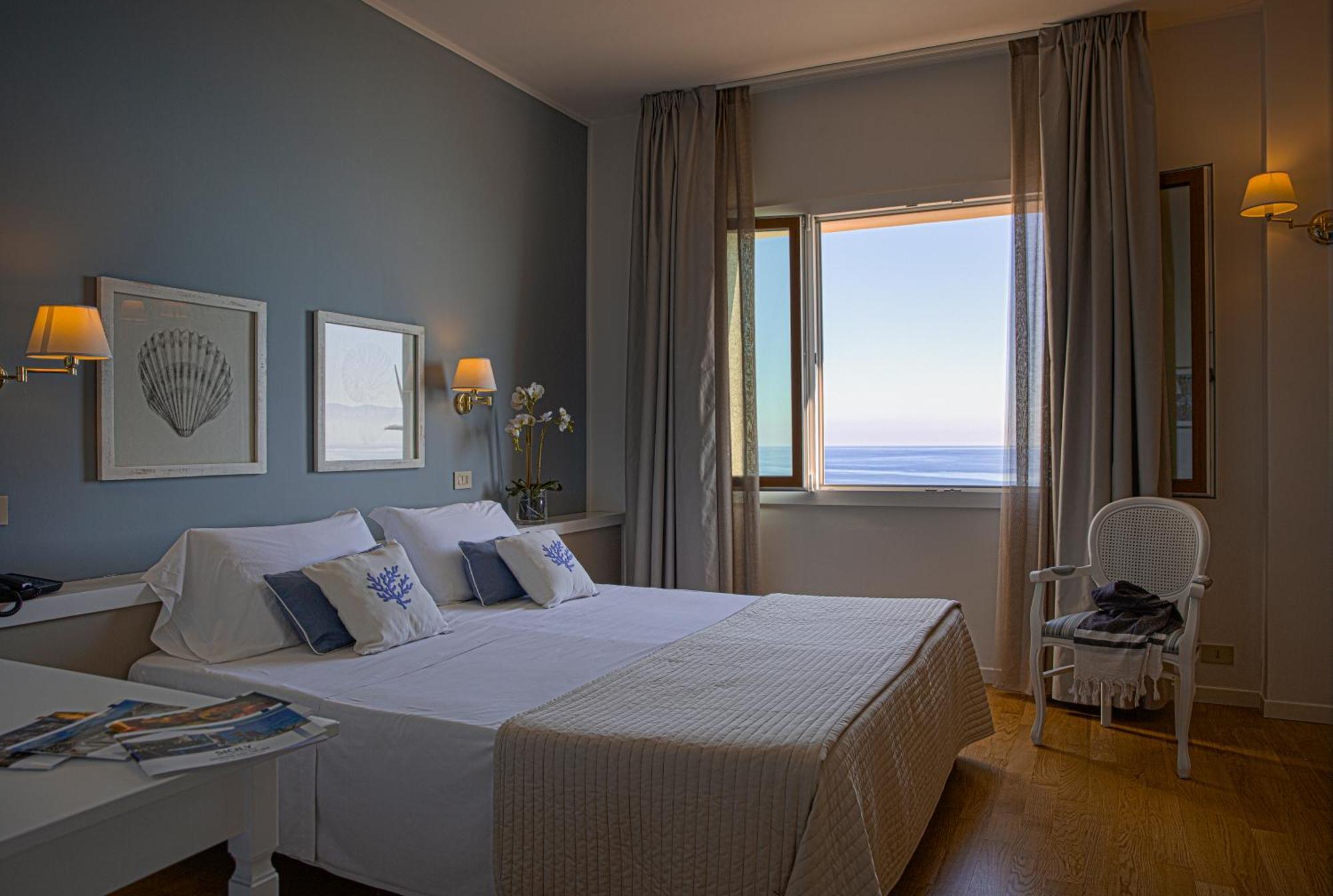 Double or Twin Room with Sea View,1765774414:JPEG