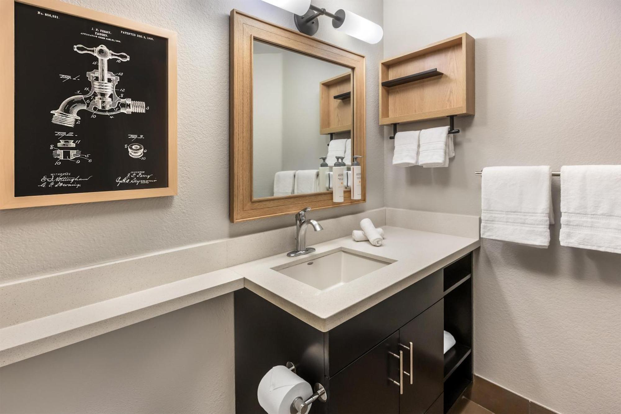 One-Bedroom Suite with Two Queen Beds