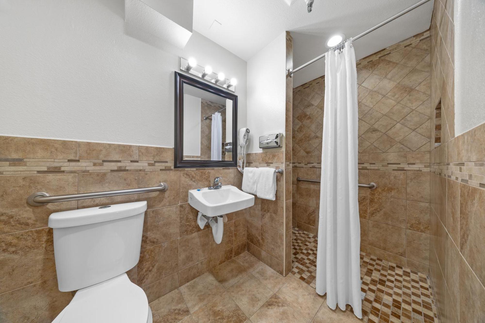 Queen Room - Disability Access