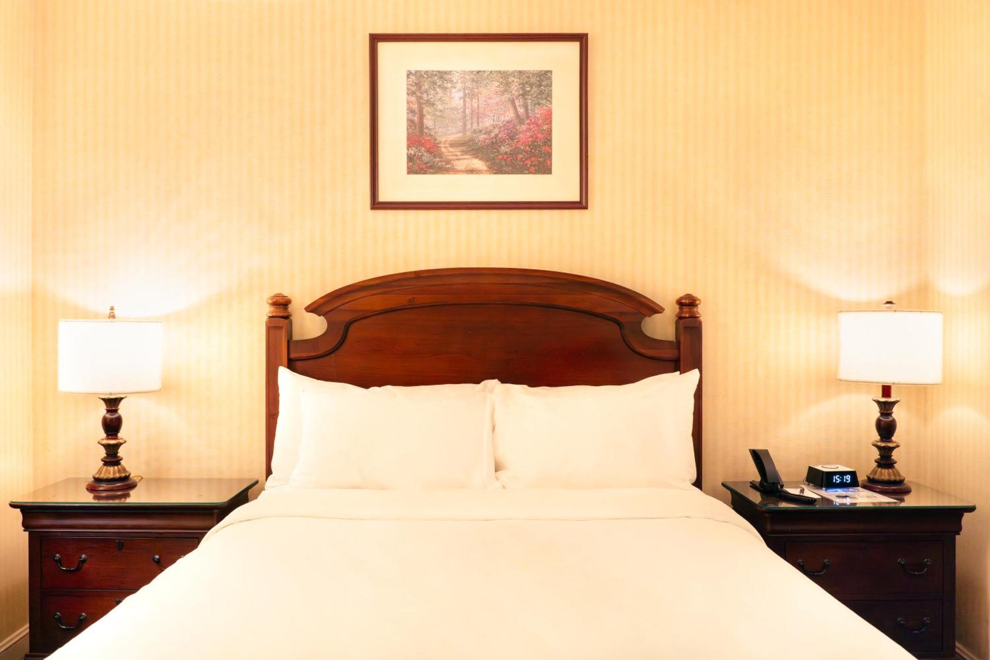 Deluxe Queen Room,1766126607:JPEG