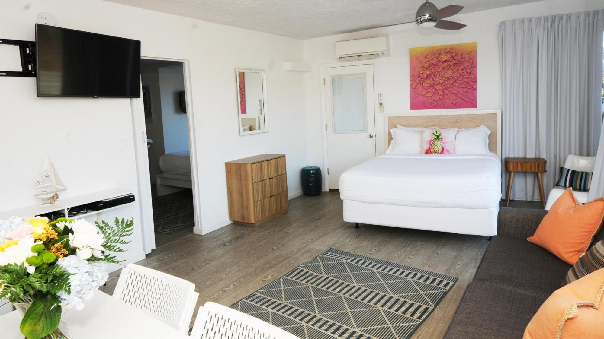 Deluxe Family Suite with Garden View