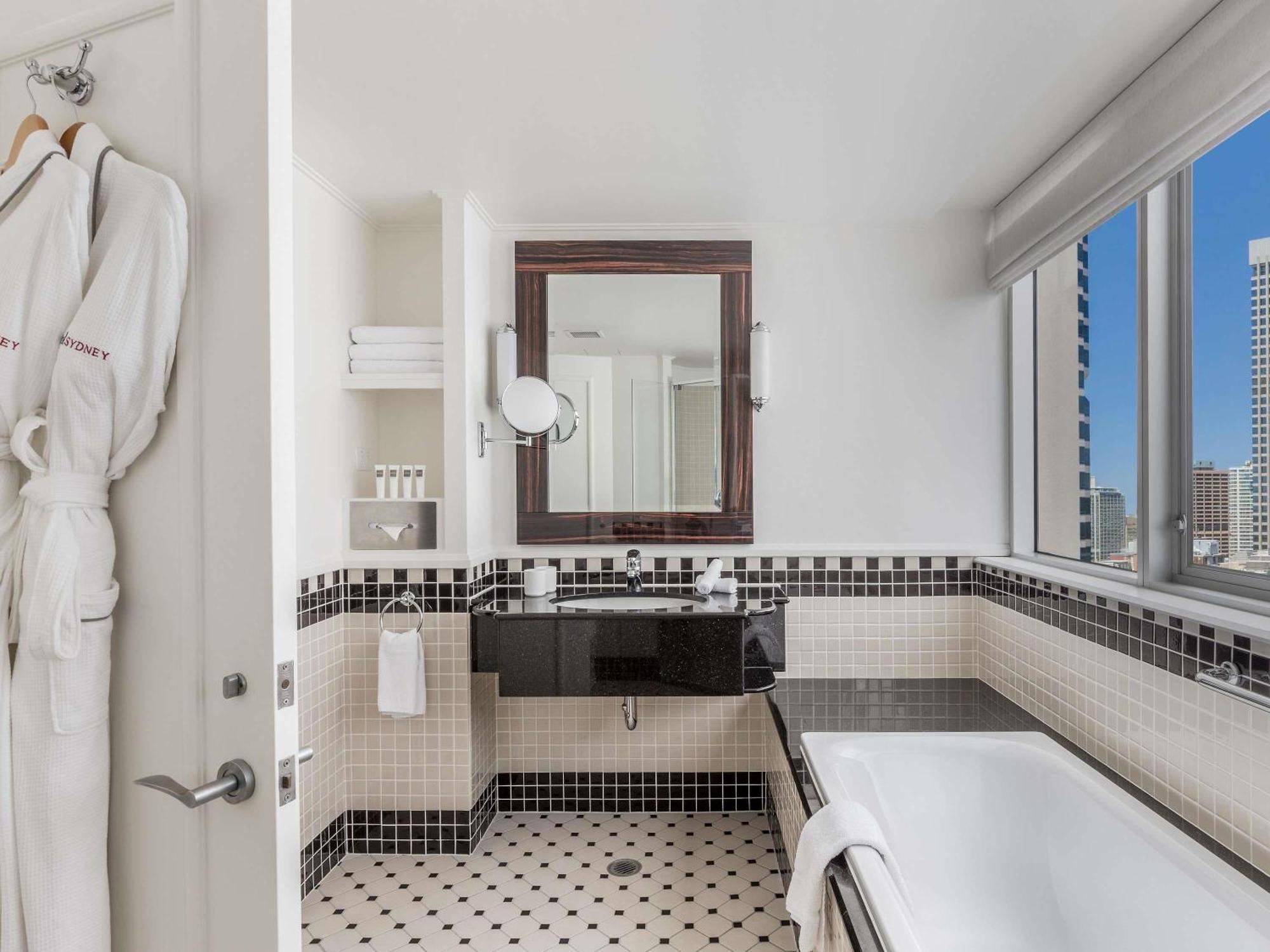 Quarto King Corner