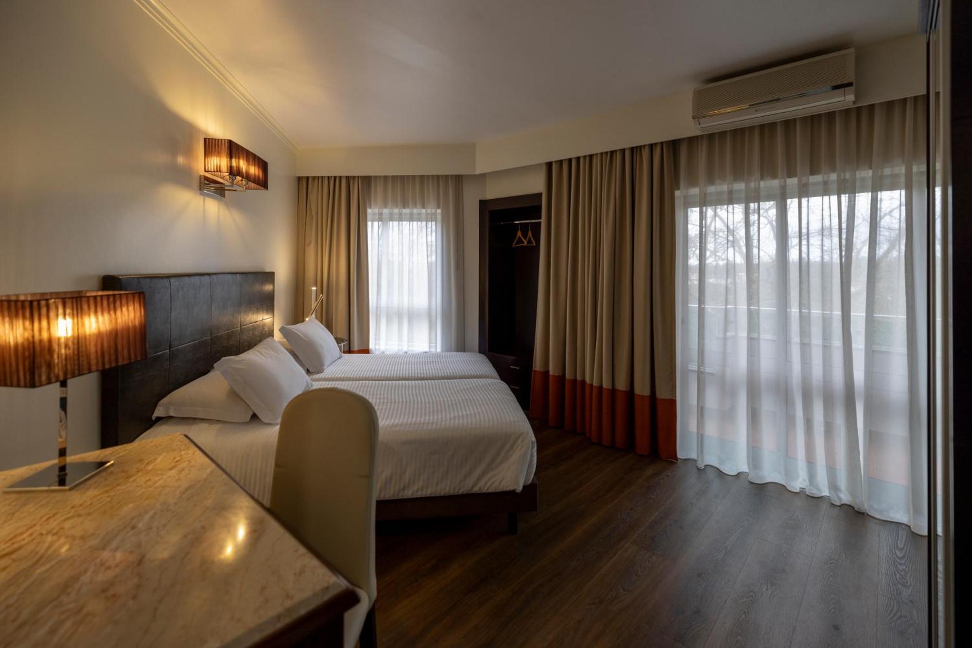 Suite (2 Adultos + 2 Crianças até 12 anos)