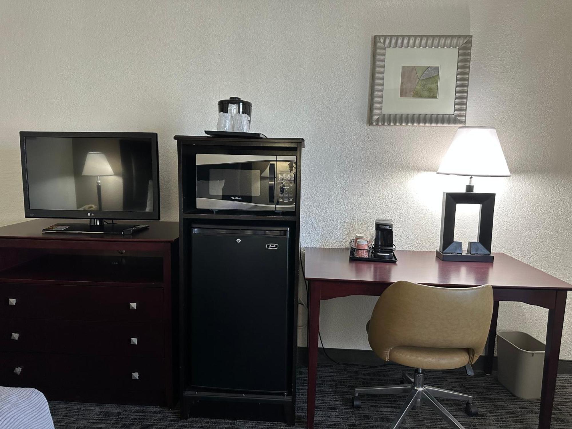 King Room - Accessible/Non-Smoking