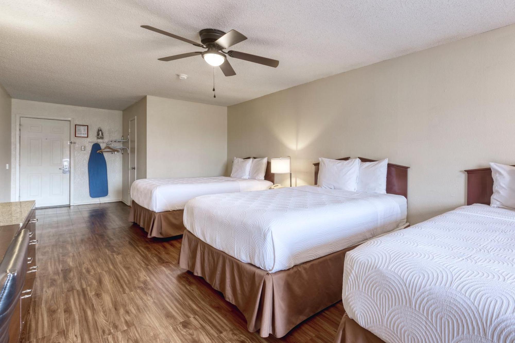 Triple Room with Bathroom