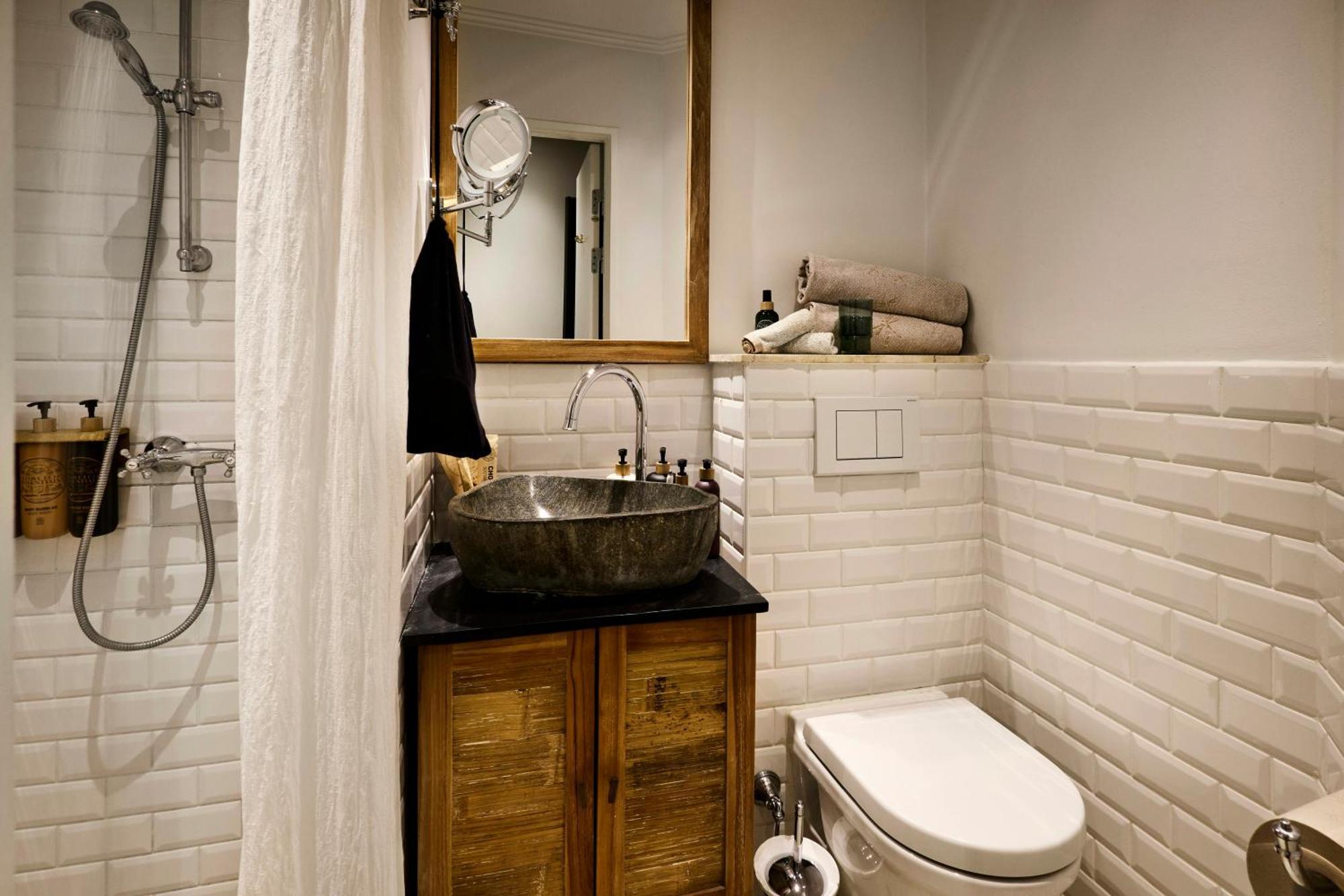 Small Double Room,1769842662:JPEG