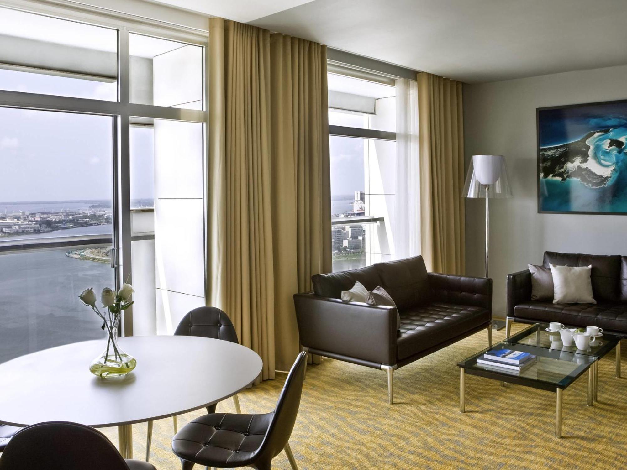 Suite Lit King-Size Prestige avec Balcon