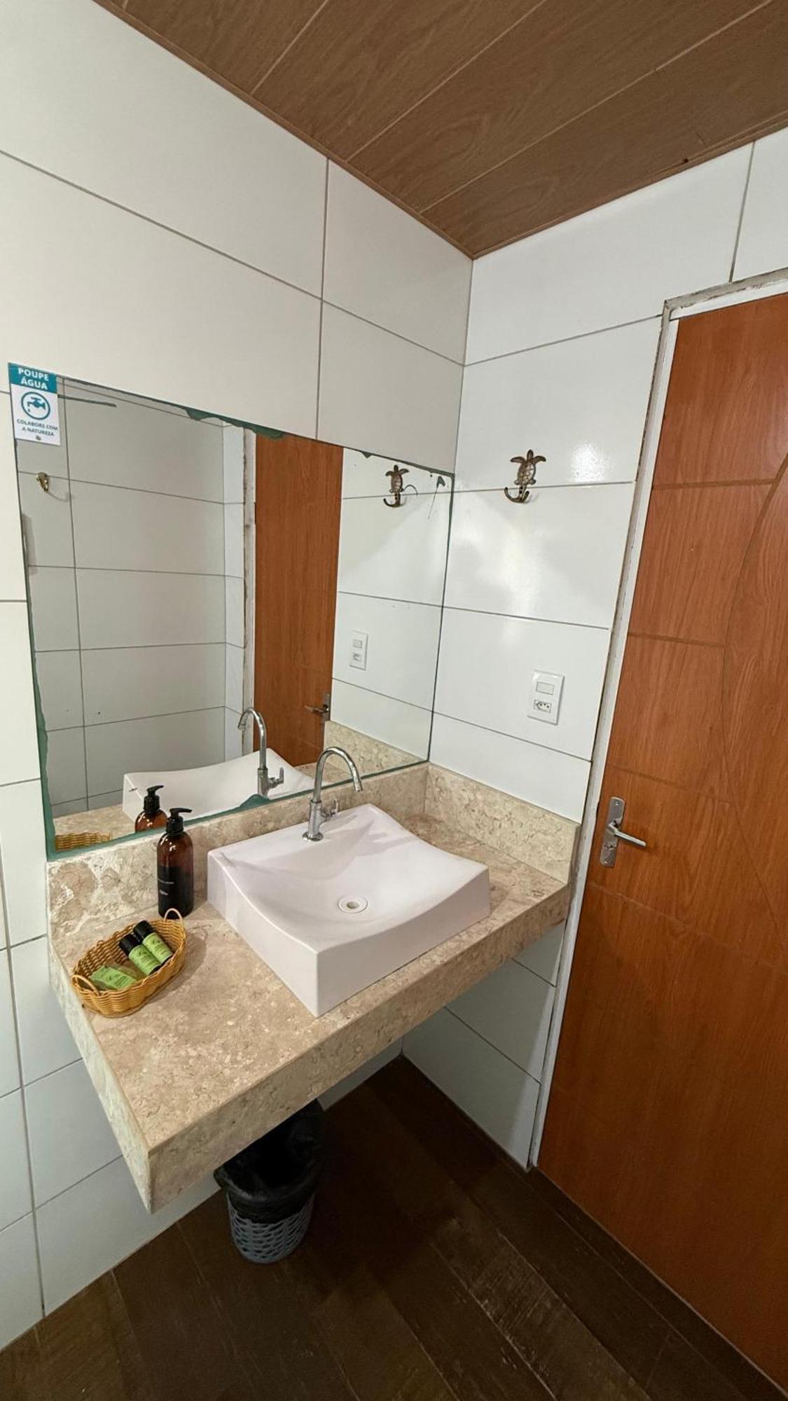 Quarto Econômico com Cama de Casal ou 2 de Solteiro