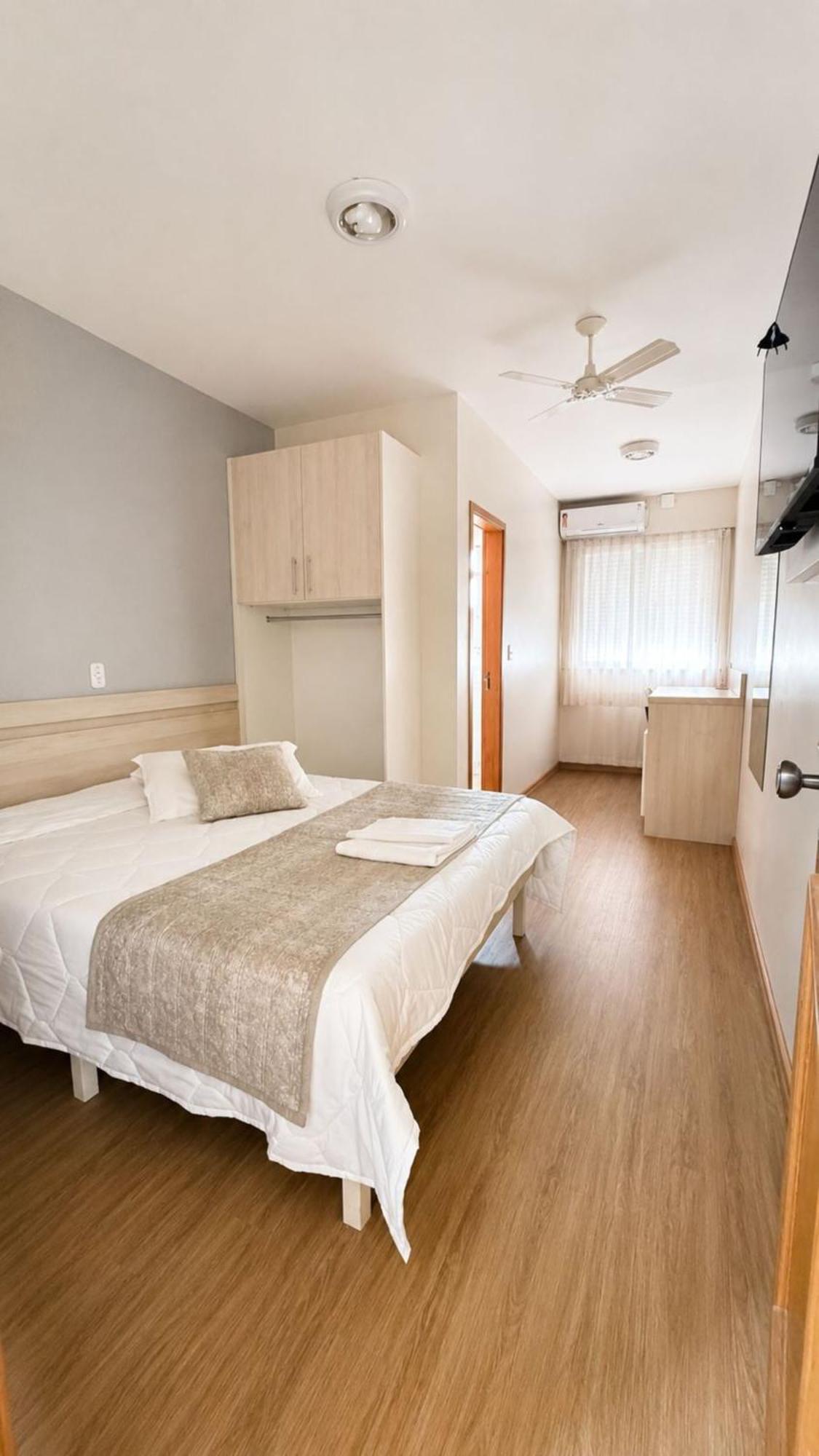 Deluxe Double Room Shower,1769921553:JPEG